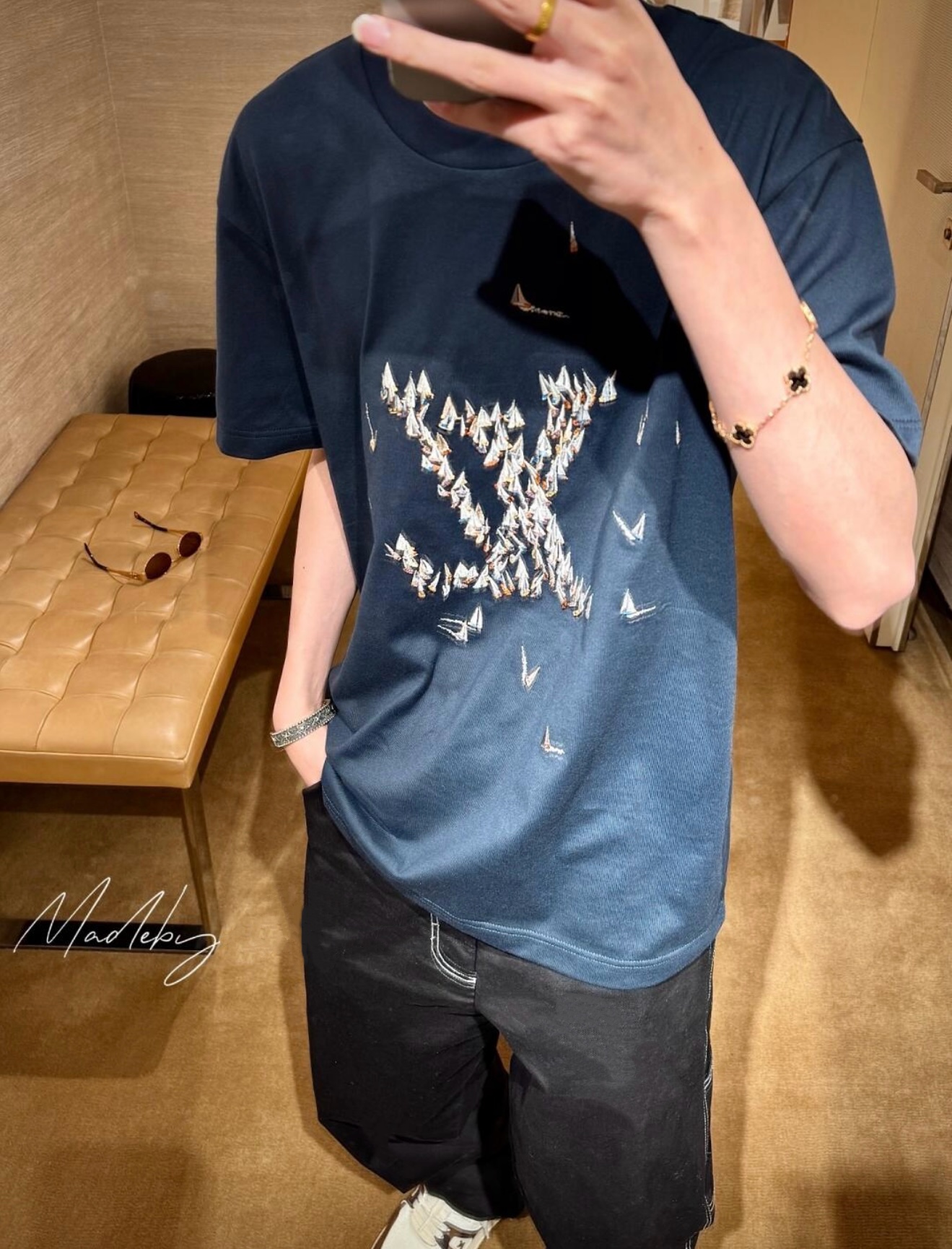 Louis Vuitton  短袖服装,包 4