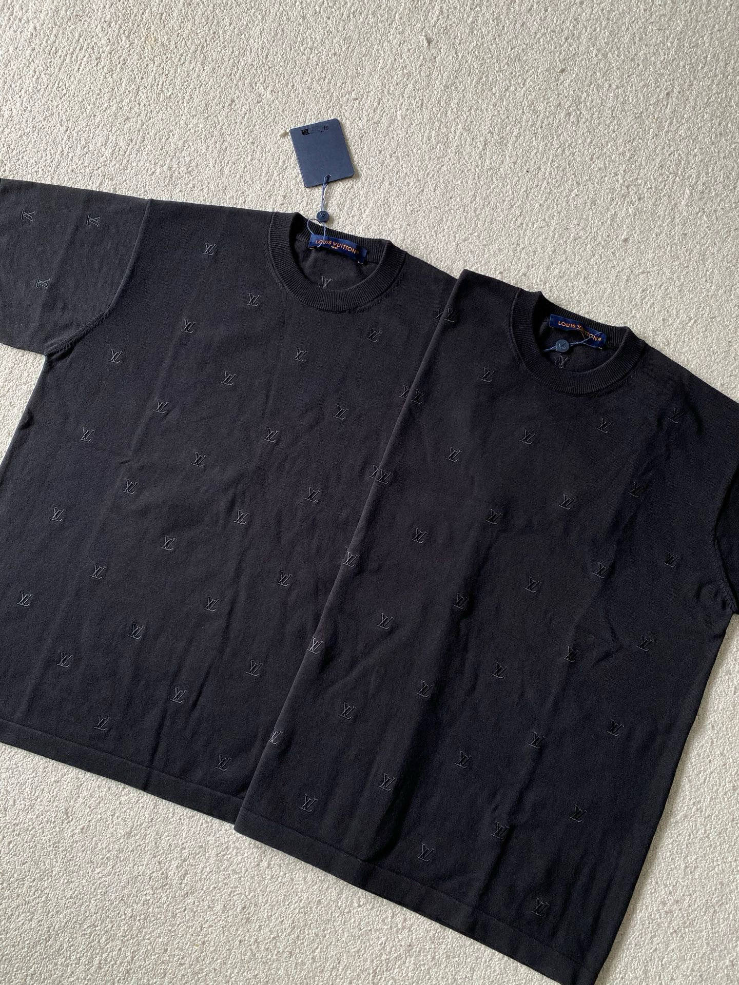 Louis Vuitton  短袖服装,包 2