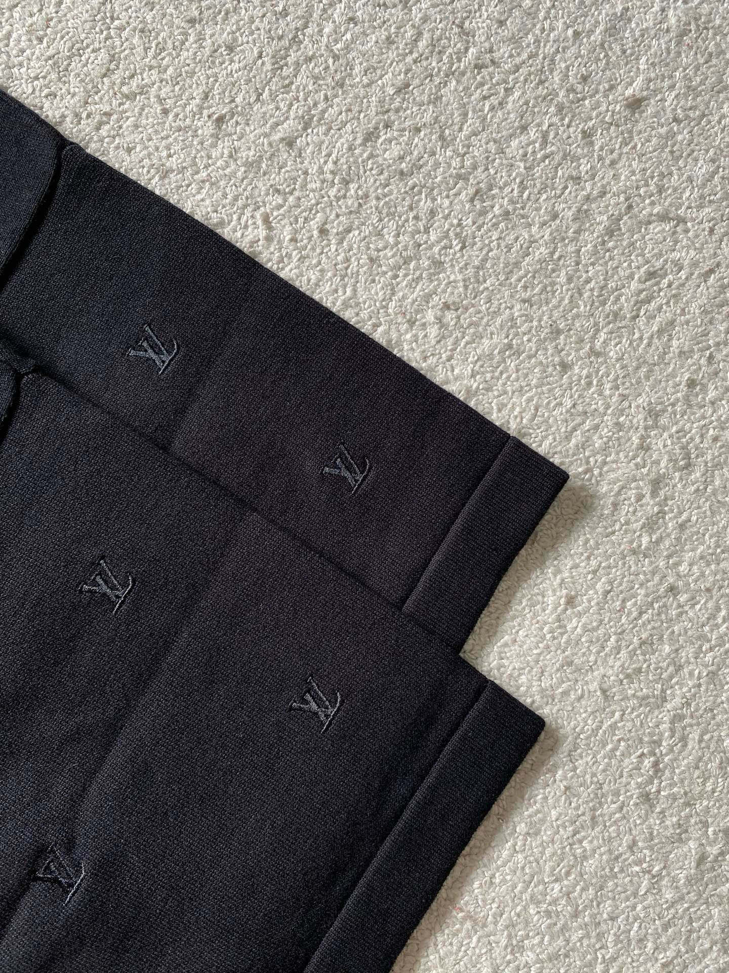 Louis Vuitton  短袖服装,包 8