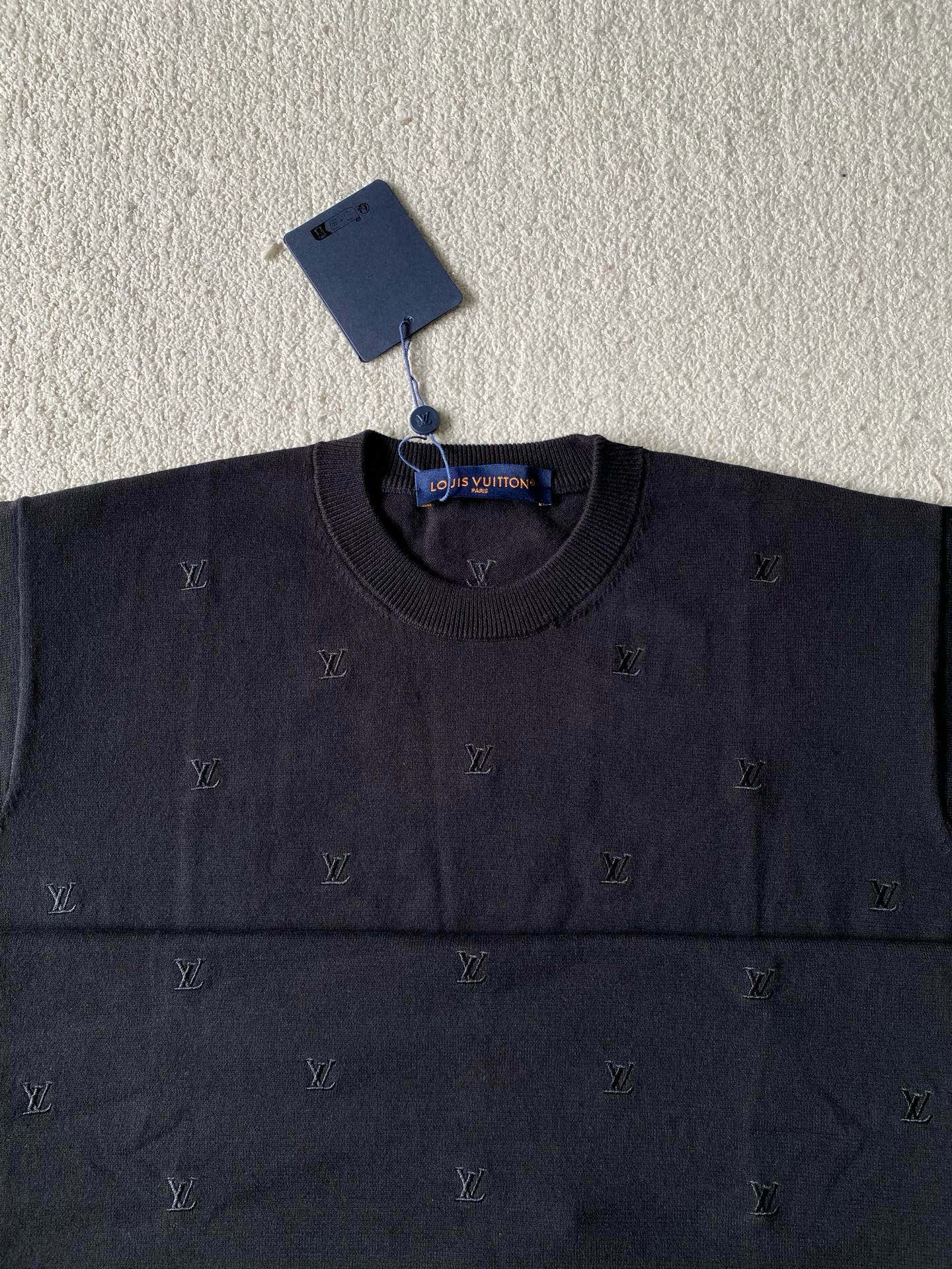 Louis Vuitton  短袖服装,包 4