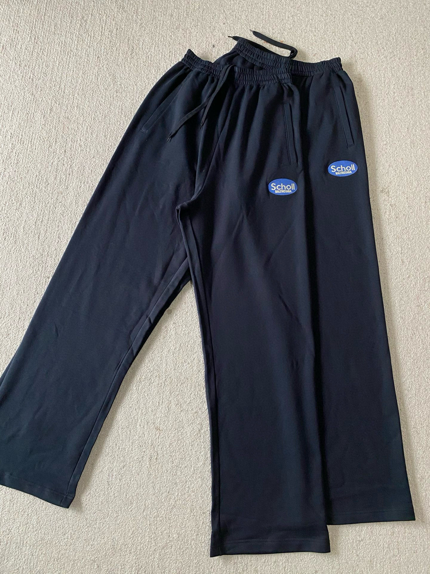 Balenciaga  长裤服装,包 2