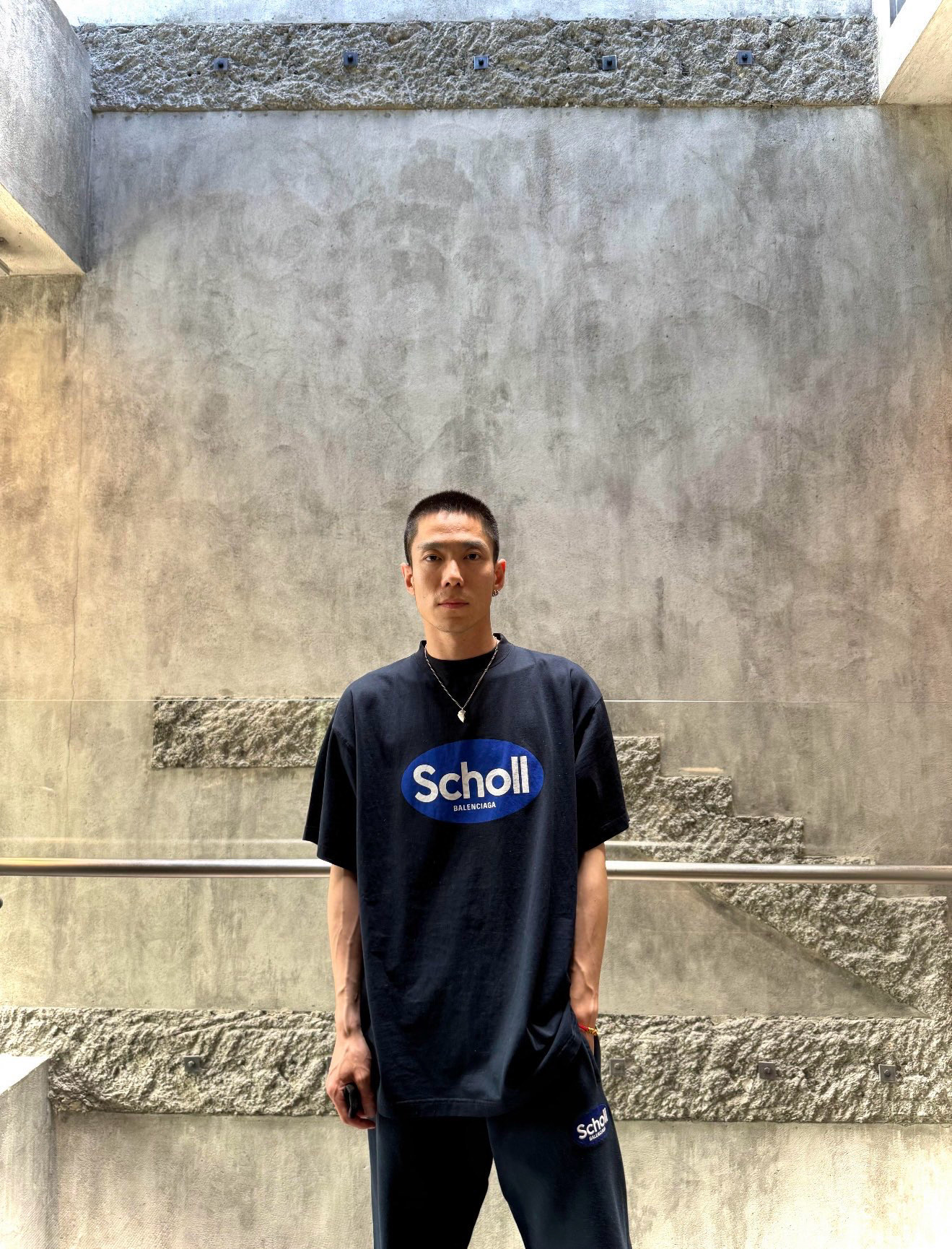 Balenciaga  运动裤服装,包 4