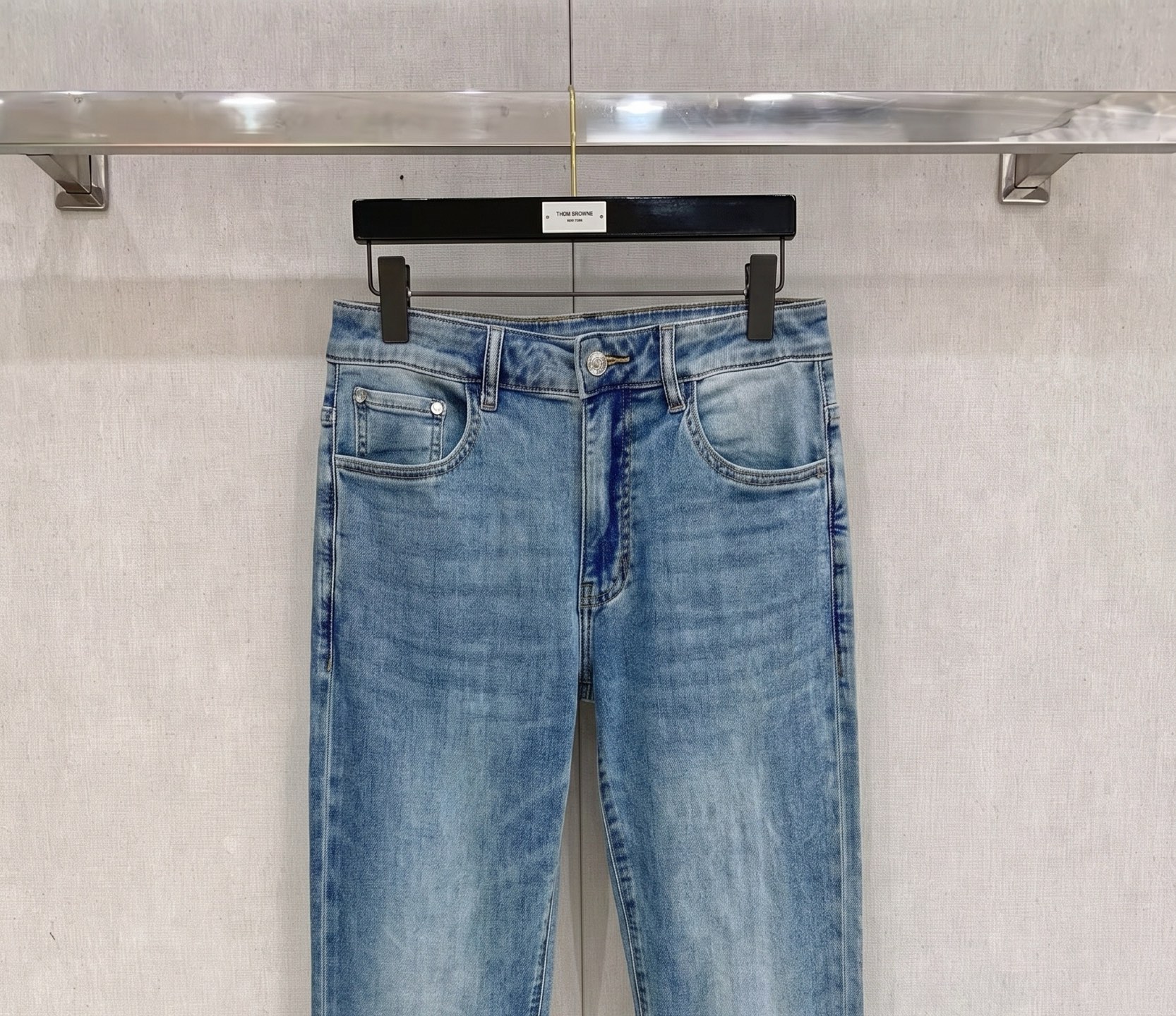 迪奥 2026春夏最新推出男士休闲牛仔裤新品！重工水洗牛仔裤！定制面料和一般牛仔布料比起来，更加柔软舒适