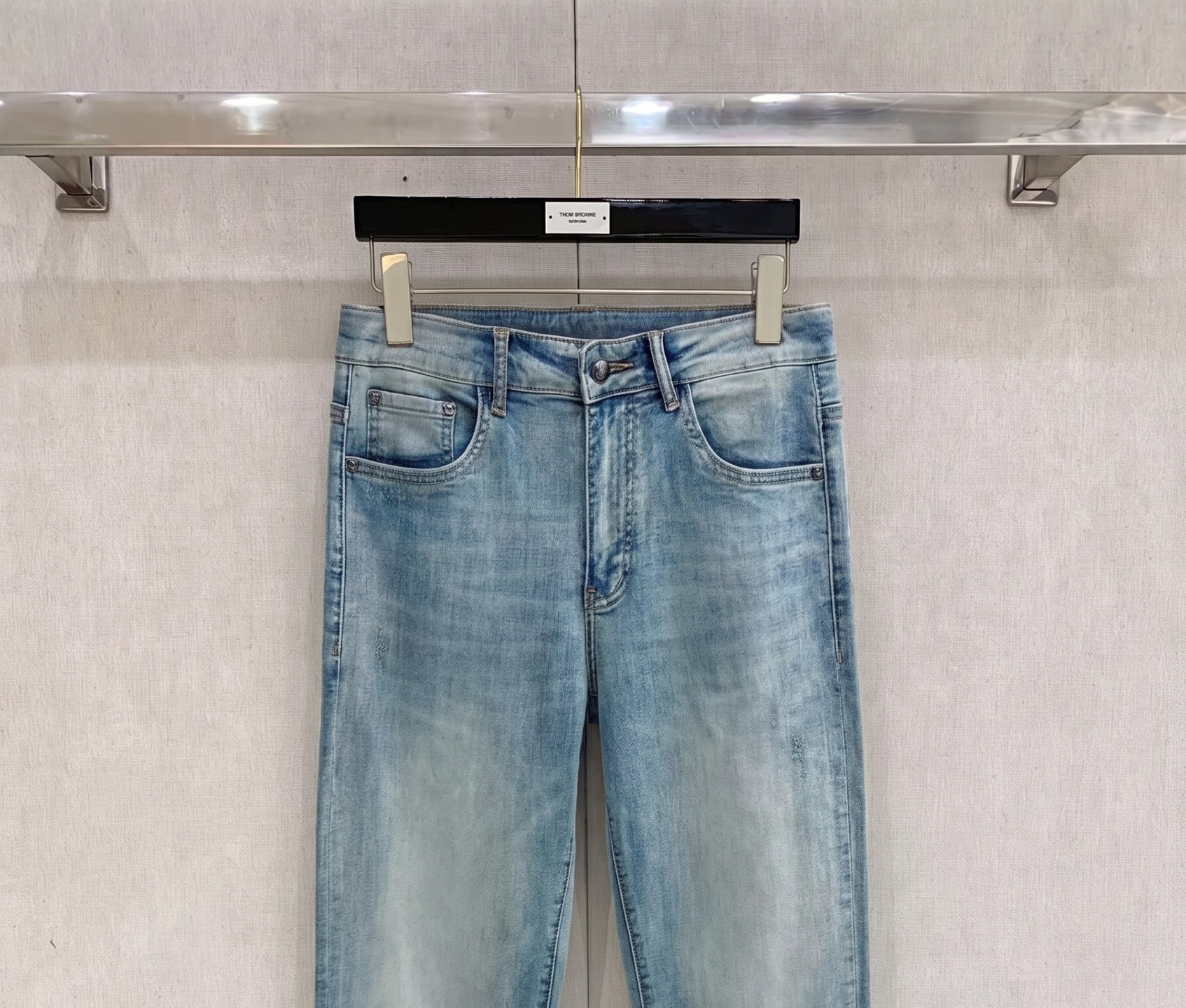 范思哲 2026春夏最新推出男士休闲牛仔裤新品！重工水洗牛仔裤！定制面料和一般牛仔布料比起来，更加柔软舒