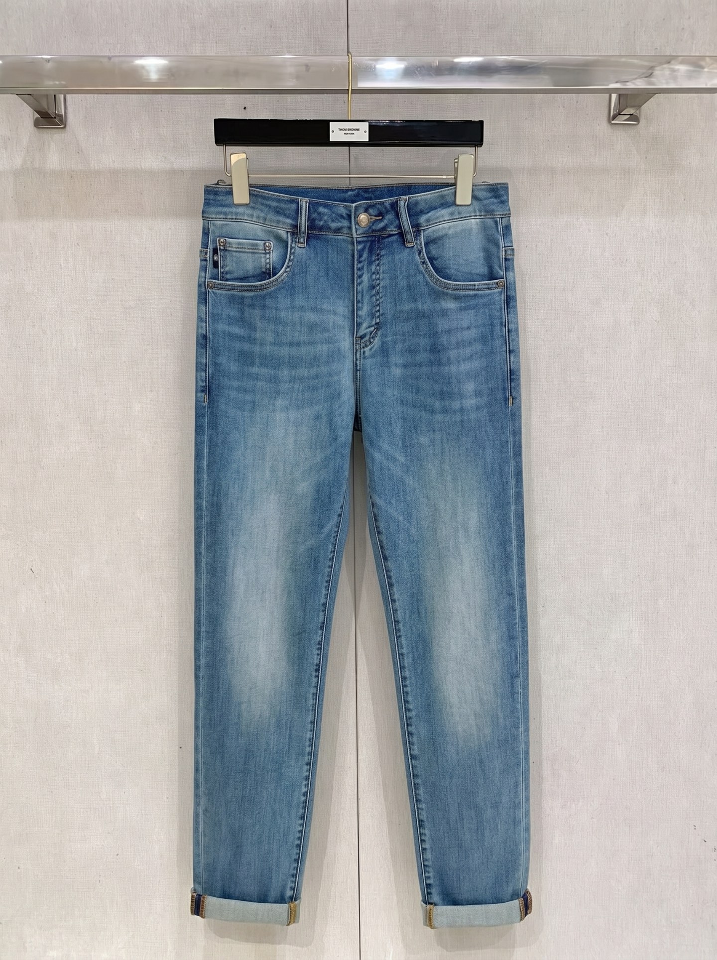 范思哲 2026春夏最新推出男士休闲牛仔裤新品！重工水洗牛仔裤！定制面料和一般牛仔布料比起来，更加柔软舒