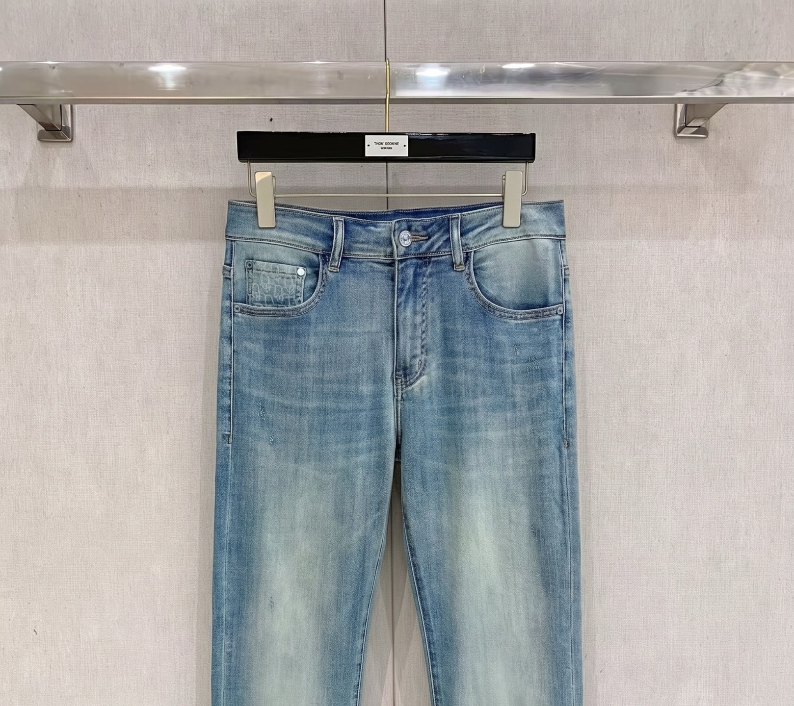 迪奥 2026春夏最新推出男士休闲牛仔裤新品！重工水洗牛仔裤！定制面料和一般牛仔布料比起来，更加柔软舒适