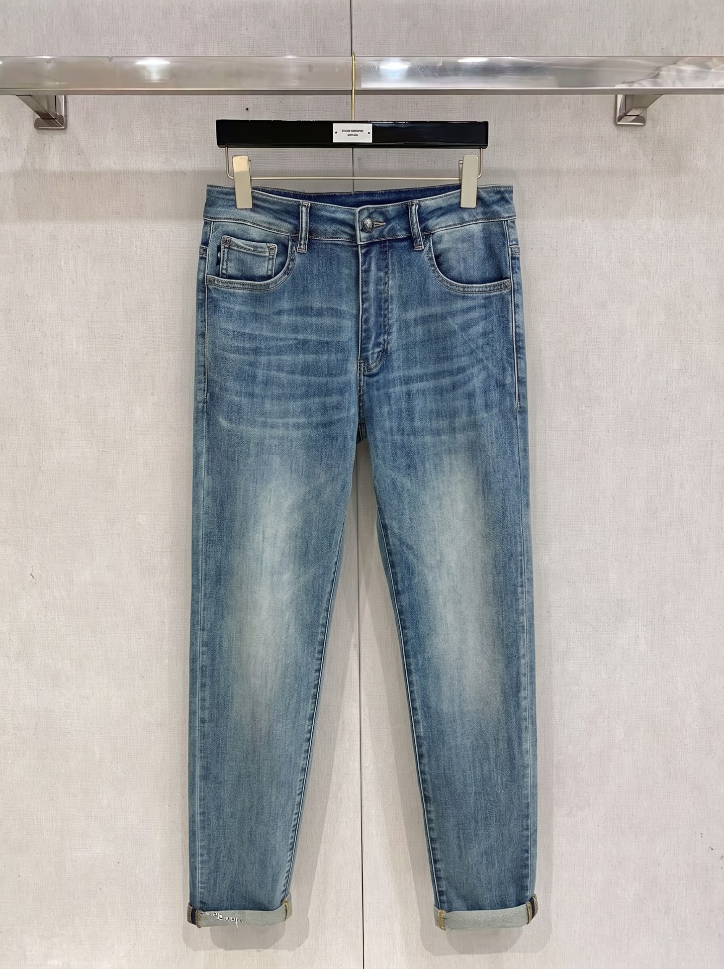 范思哲 2026春夏最新推出男士休闲牛仔裤新品！重工水洗牛仔裤！定制面料和一般牛仔布料比起来，更加柔软舒