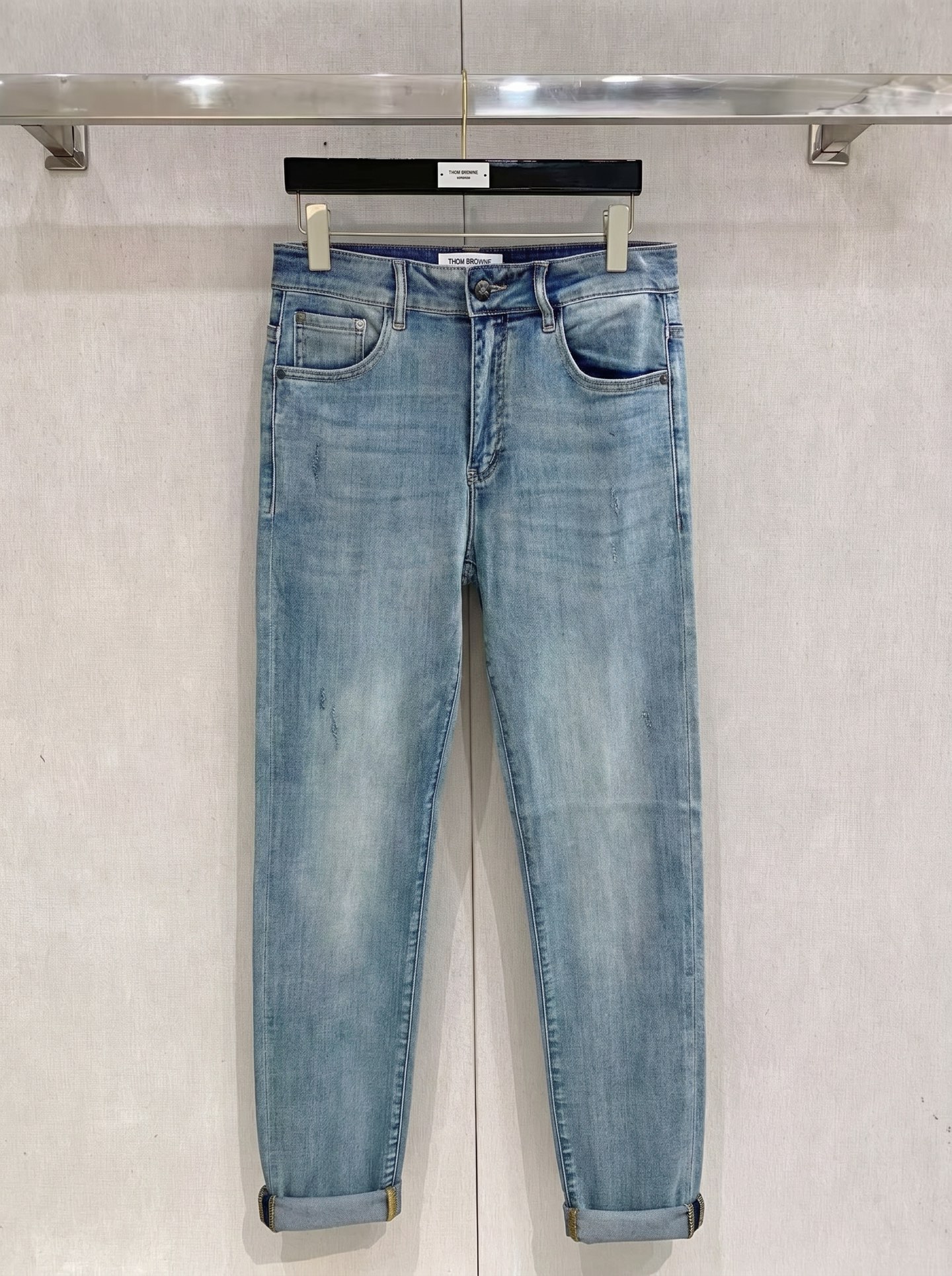 巴宝莉 2026春夏最新推出男士休闲牛仔裤新品！重工水洗牛仔裤！定制面料和一般牛仔布料比起来，更加柔软舒