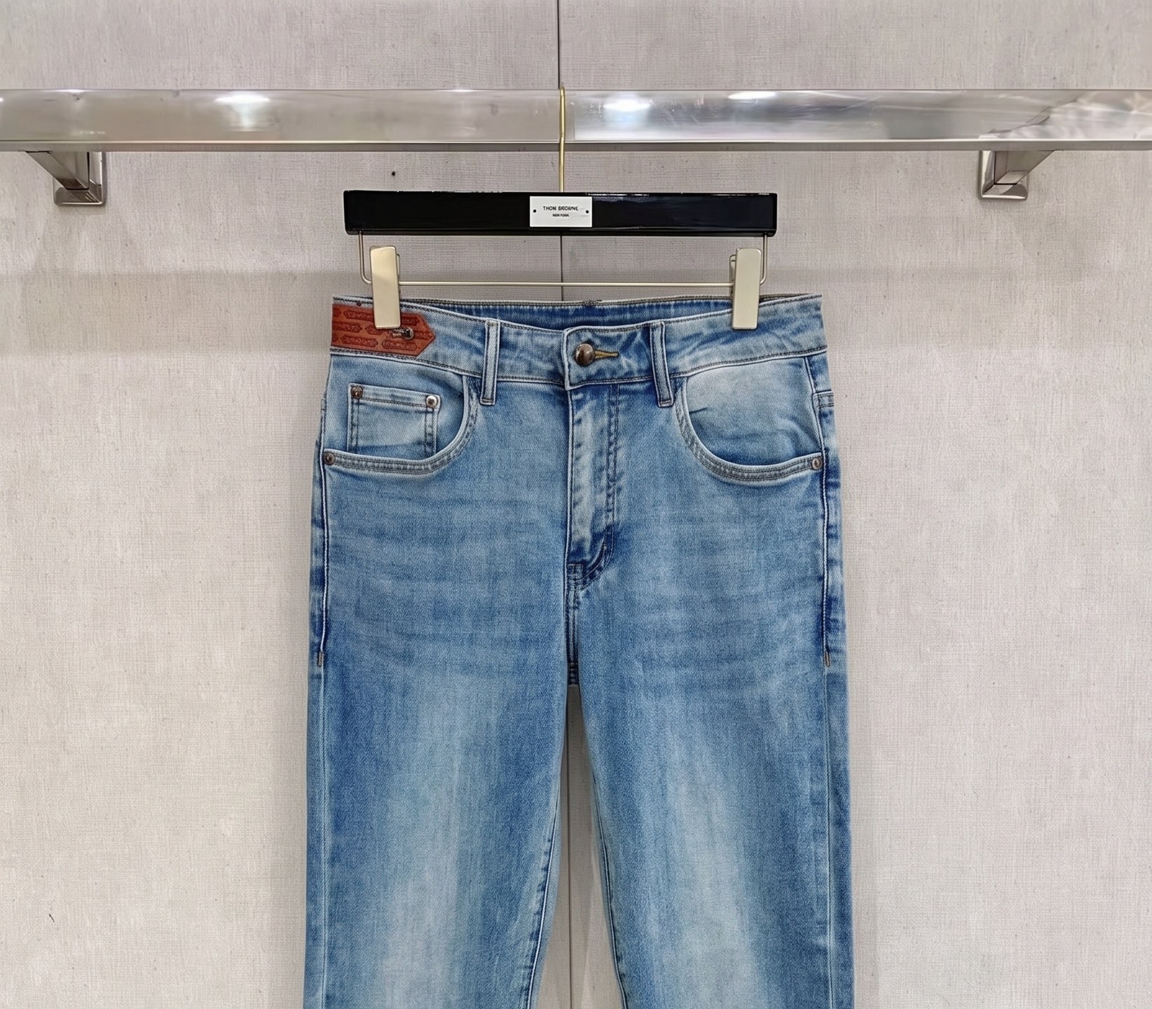 😊 2026春夏最新推出男士休闲牛仔裤新品！重工水洗牛仔裤！定制面料和一般牛仔布料比起来，更加柔软舒适！
