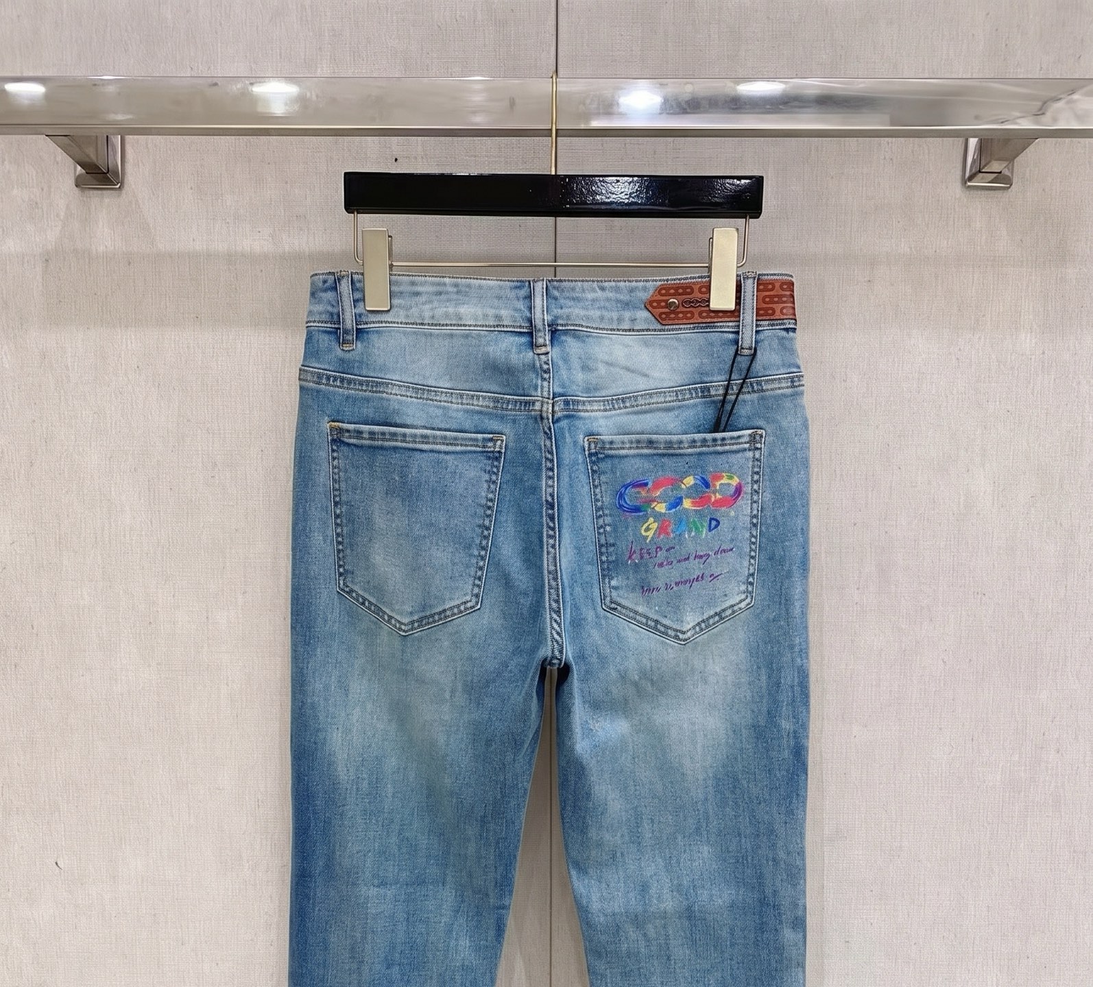 😊 2026春夏最新推出男士休闲牛仔裤新品！重工水洗牛仔裤！定制面料和一般牛仔布料比起来，更加柔软舒适！