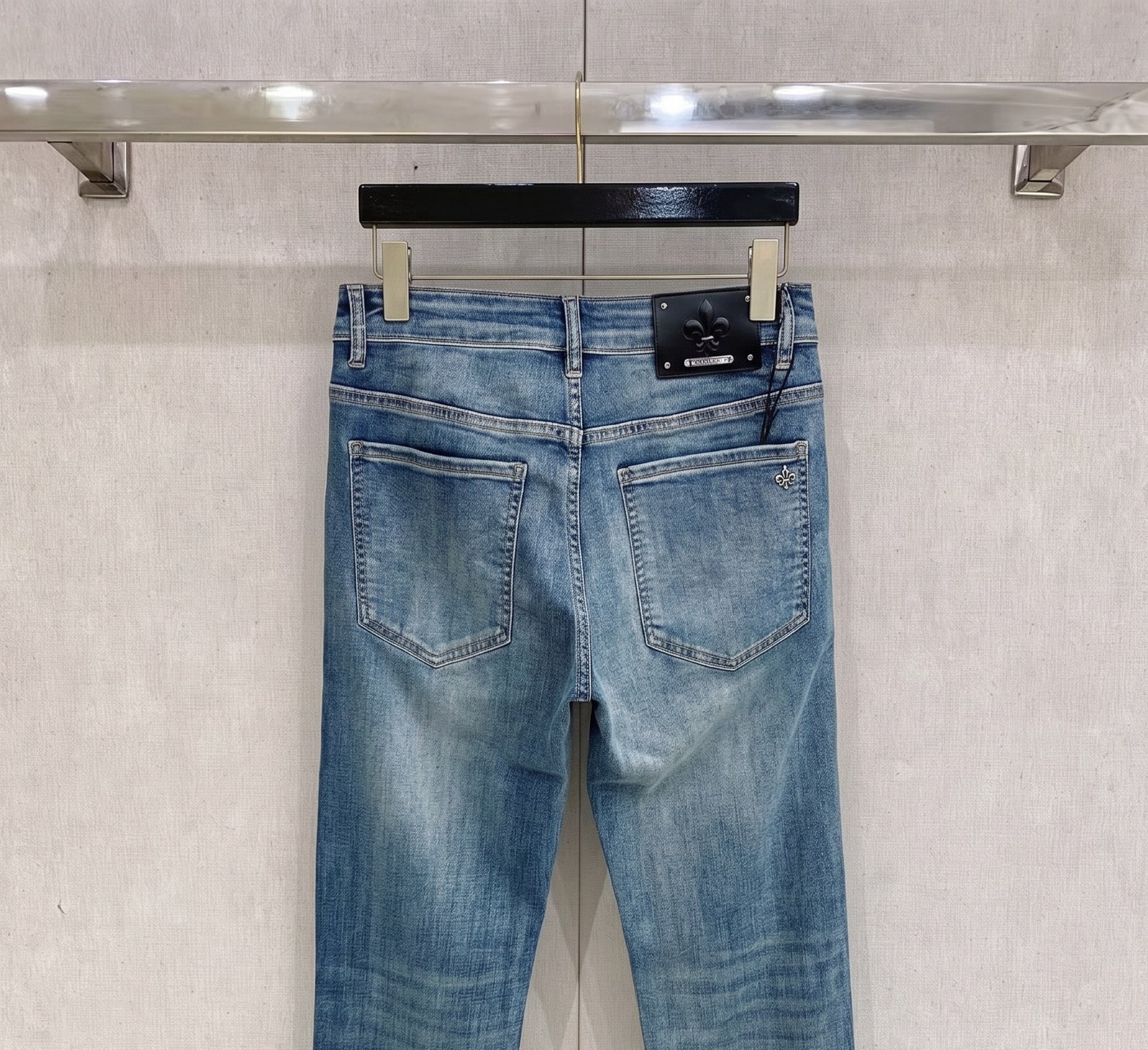 克罗心 2026春夏最新推出男士休闲牛仔裤新品！重工水洗牛仔裤！定制面料和一般牛仔布料比起来，更加柔软舒