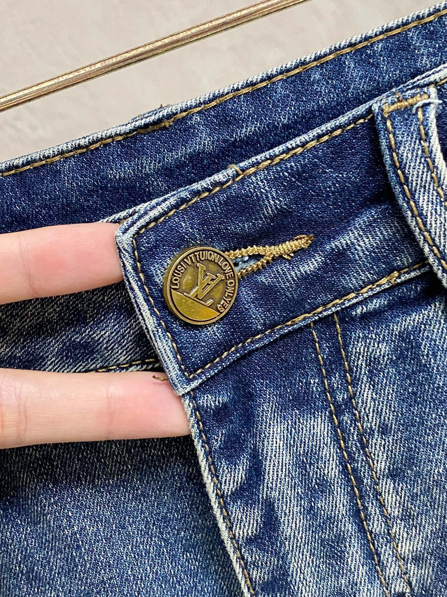 772799