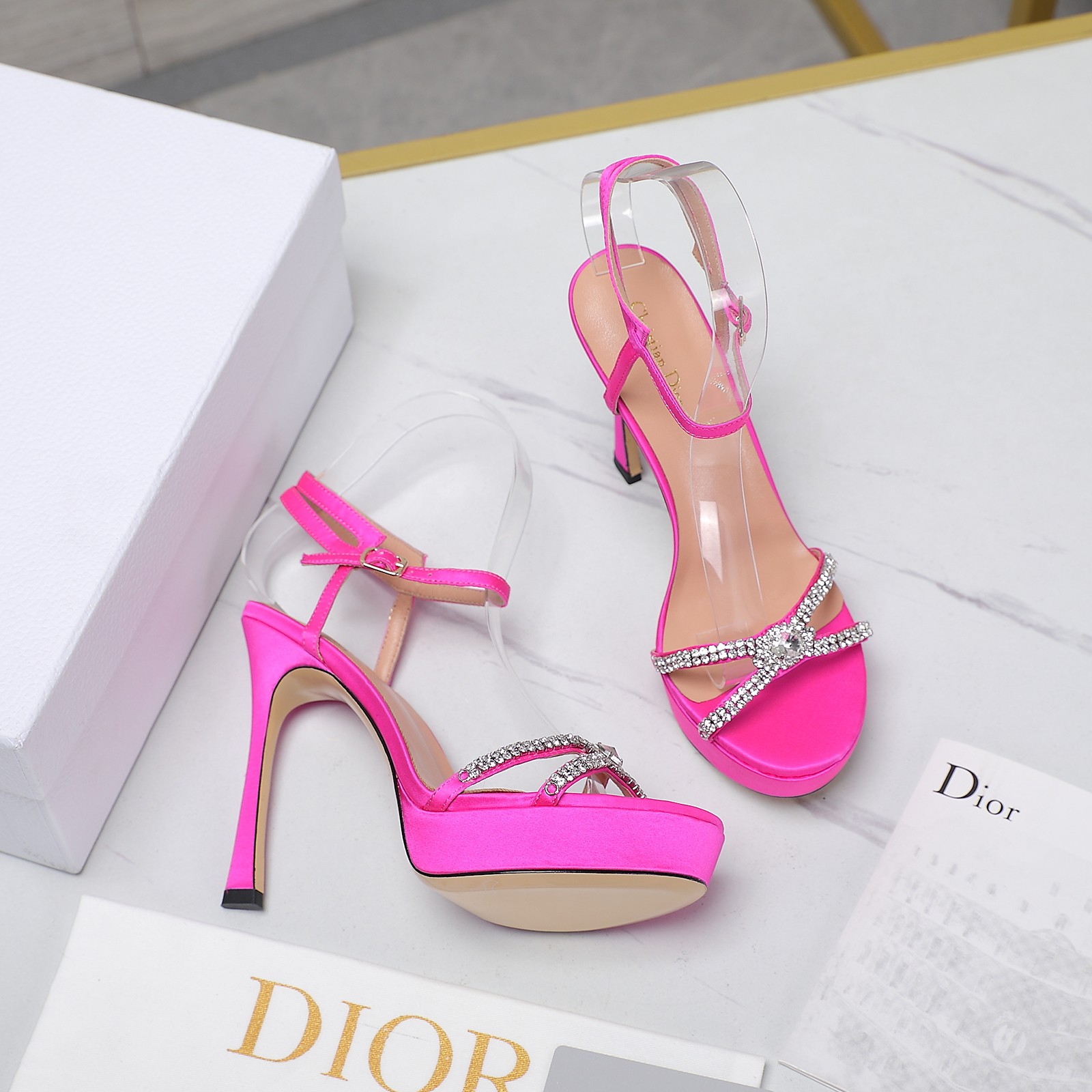 Dior Schuhe Pumps Mit Hohem Absatz Sandalen Kaufen Sie billige Replik
 Rindsleder Schaffell Seide Frühling/Sommer Kollektion