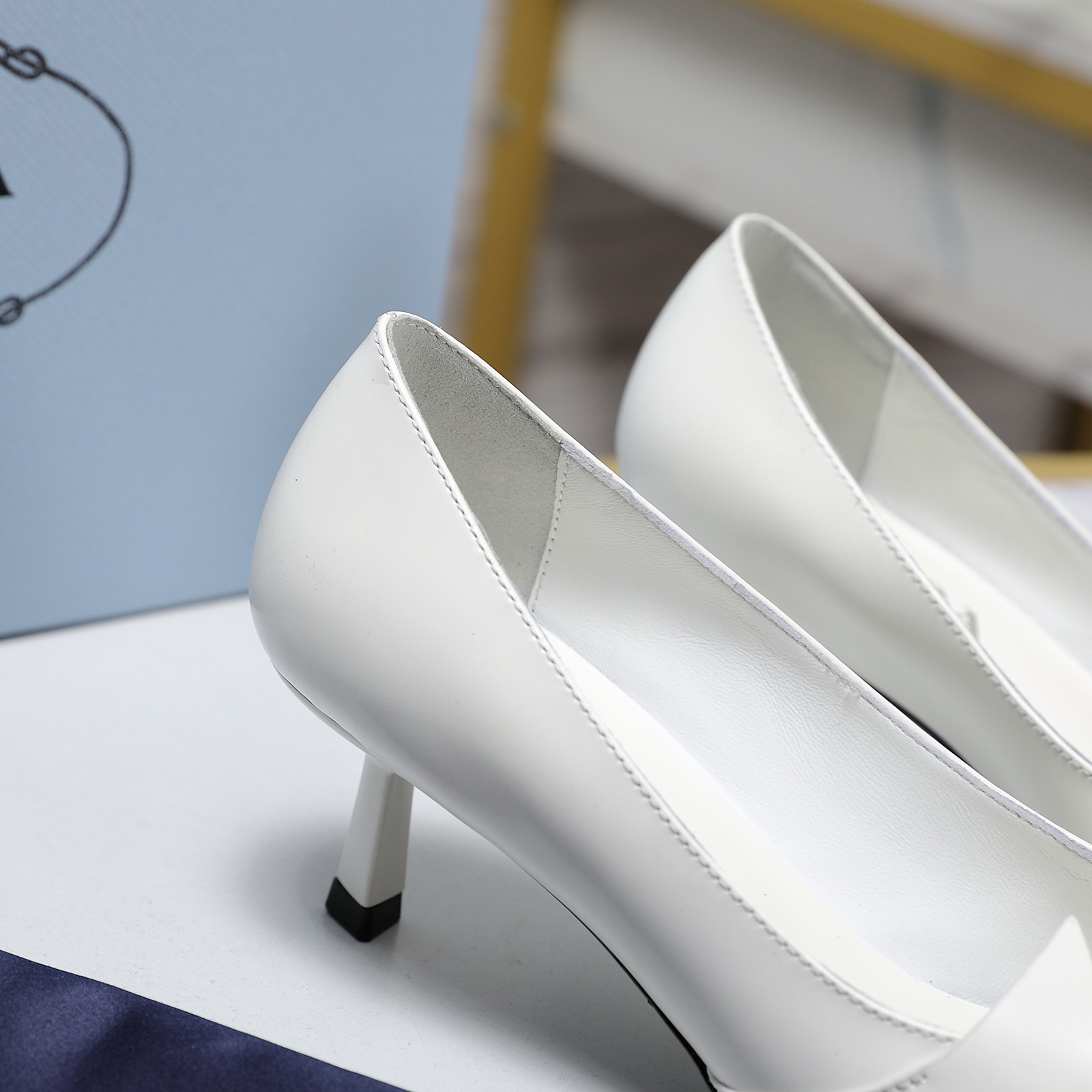 Prada Women's White Leather Pointed Toe Kitten Heel Pumps 6 a1740223523211 3365