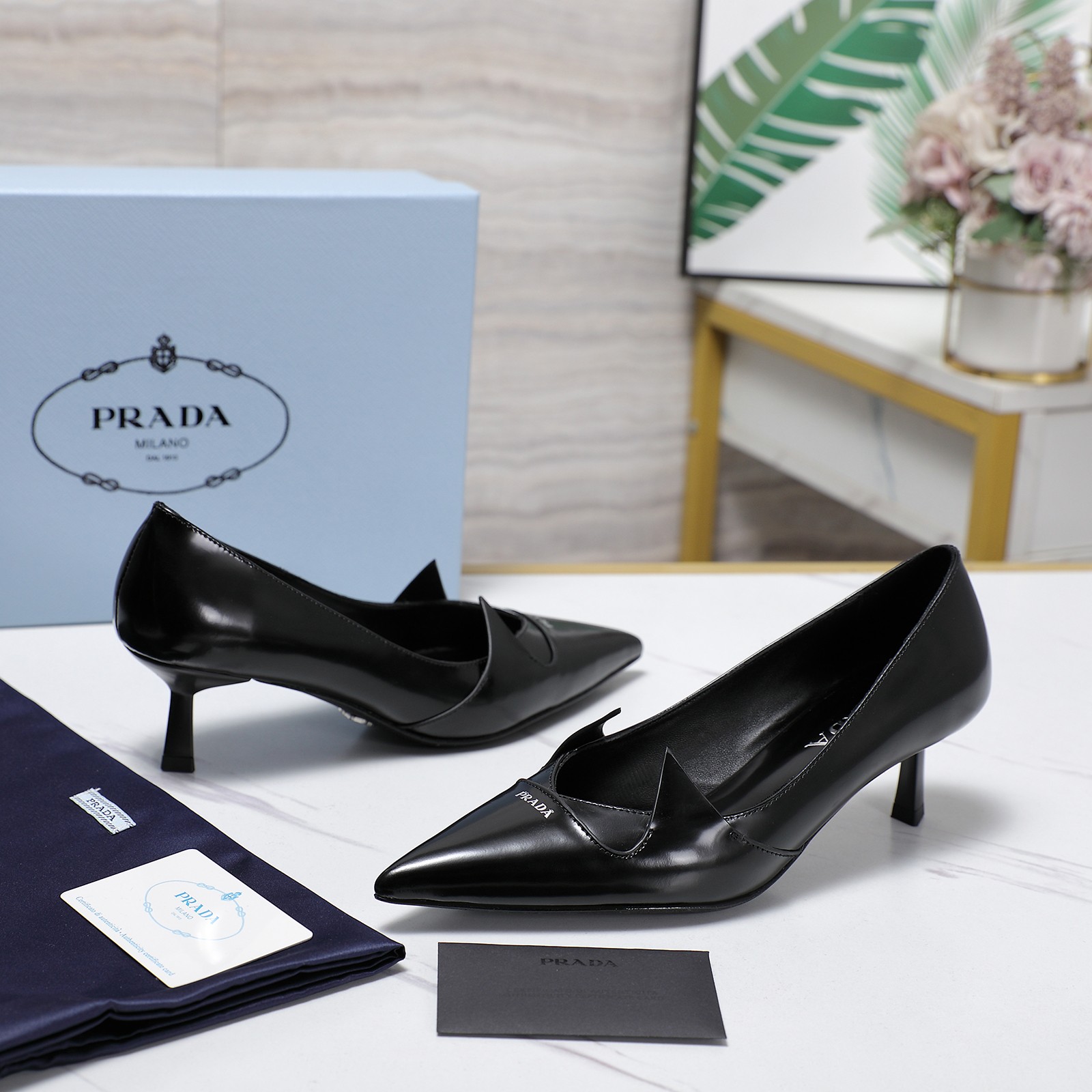 Prada Women's Pointed Toe Kitten Heels Patent Leather Pumps Dress Shoes 5 a1740223873409 3818