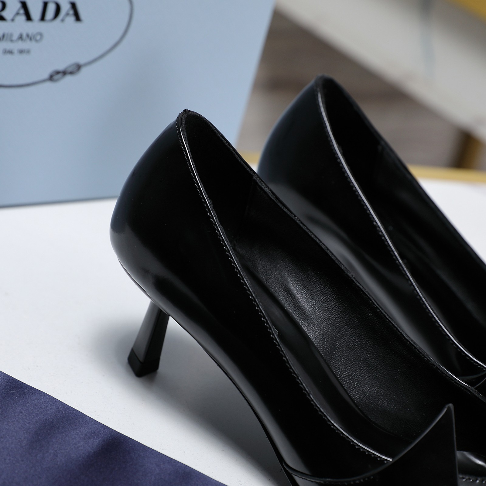 Prada Women's Pointed Toe Kitten Heels Patent Leather Pumps Dress Shoes 10 a1740223874532 6718