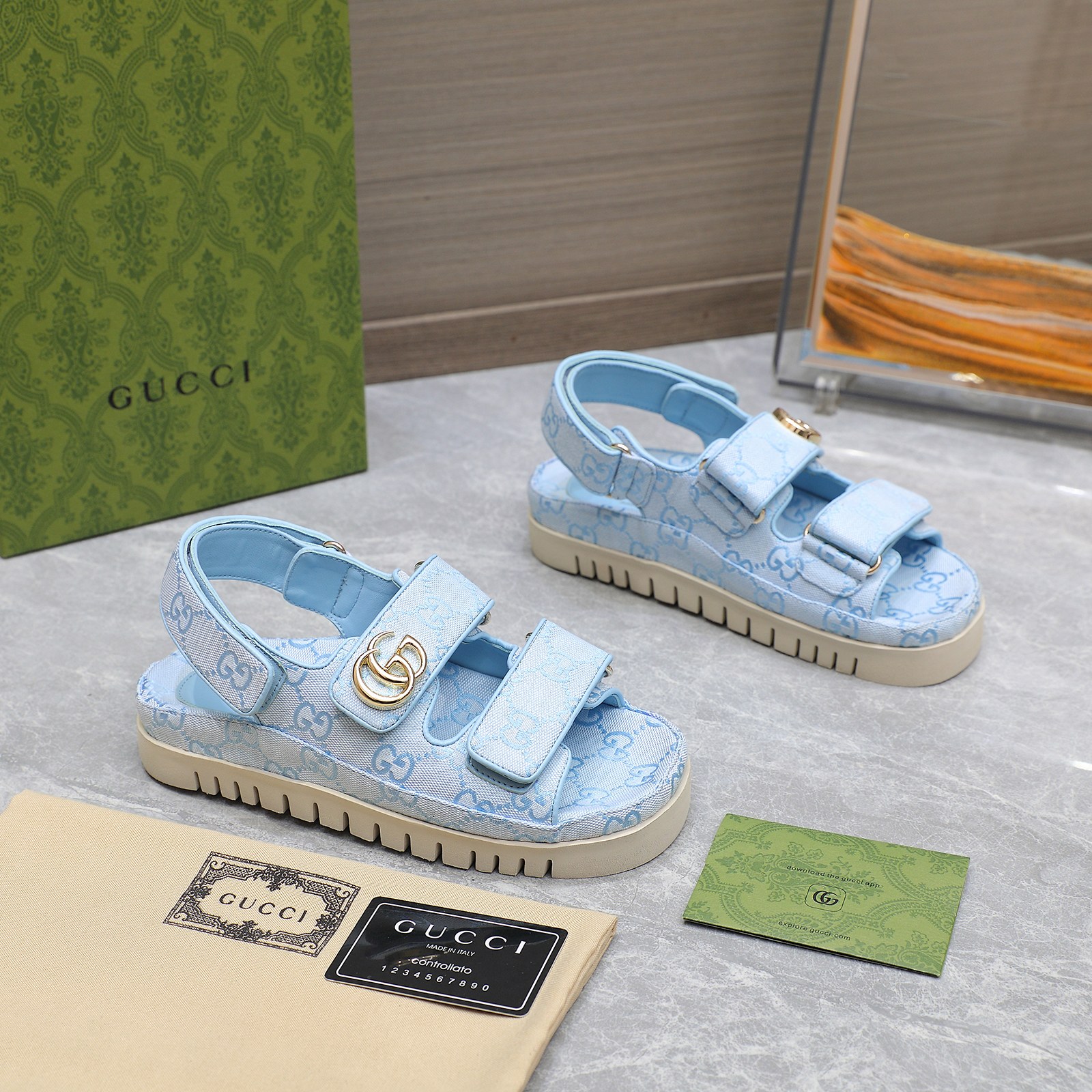 NO:230778,GUCCi high-end boutique 2025 Gucci Early Spring Series GG Crystal Soak Diamond Velcro Double G G Buckle Beach Slipper Sandals Top Purchase Quality!  The original version is replicated 1:1, and every detail has been carefully polished and carefully made. It can be compared with ZG, with the same quality as the ZG!  This lace-up shoe is made of classic GG fabric animal hair pattern fabric, and uses tulle, lace and crystal feminine details to show femininity, creating a stunning rejuvenation of works!  Original fabric imported presbyterian GG canvas   rhinestones, inner lining/foot pad imported sheepskin lining, heel 2.0CM thick sole, large sole mold imported rubber sole, size 35-41 (4142 customized, non-return and exchange) Packaging green original packaging Price, sandals, gucci, gucci, sandals, slippers, sheepskin19860909GUCCi高端精品 2025古驰早春系列GG水晶烫钻魔术贴双G G扣沙滩拖鞋凉鞋 顶级代购品质！原版1:1复刻,毎个细节皆经过精心打磨细腻制作.可与ZG对比如一,无二品质！ 这款后系带鞋由饰经典GG老花布织物 动物毛图案面料制作而成,以富有薄纱、蕾丝和水晶女性魅力细节展现女性气质的理念,打造令人惊艳的作品焕新演绎！ 面料原版进口老花GG帆布 水钻 内里/垫脚进口羊皮里 鞋跟2.0CM厚底 大底模具进口橡胶底 尺码女35-41 (4142定做不退换） 包装绿色原版包装 价格,凉鞋,gucci,gucci,sandals,slippers,sheepskin,Women's Shoes