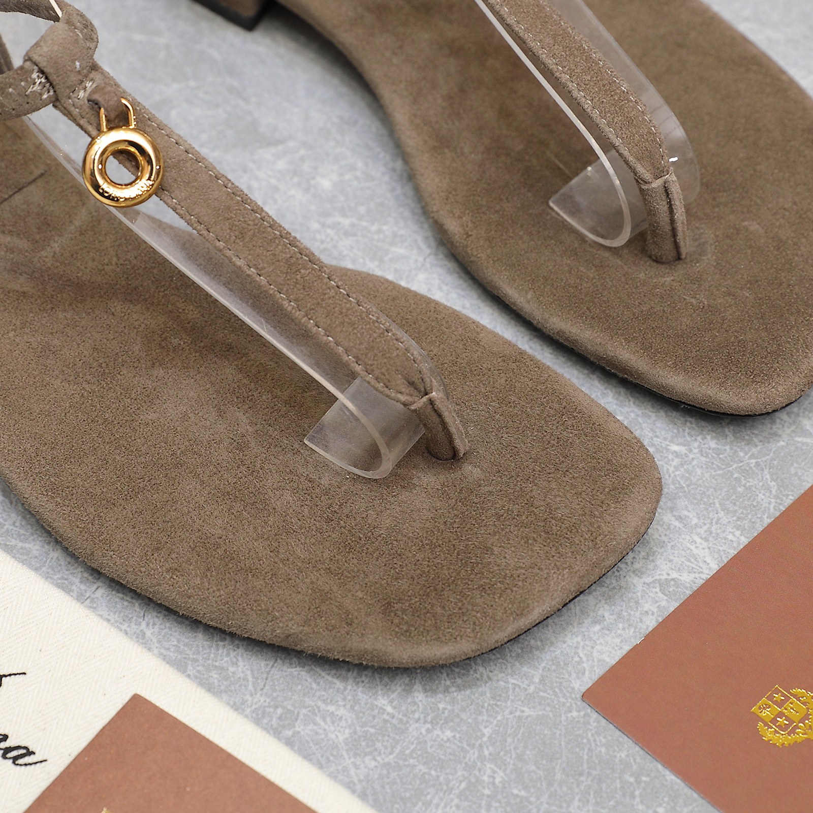 Loro Piana Mindil T-Strap Leather Sandals - Luxurious & Comfortable 6 a1742302190737 4047