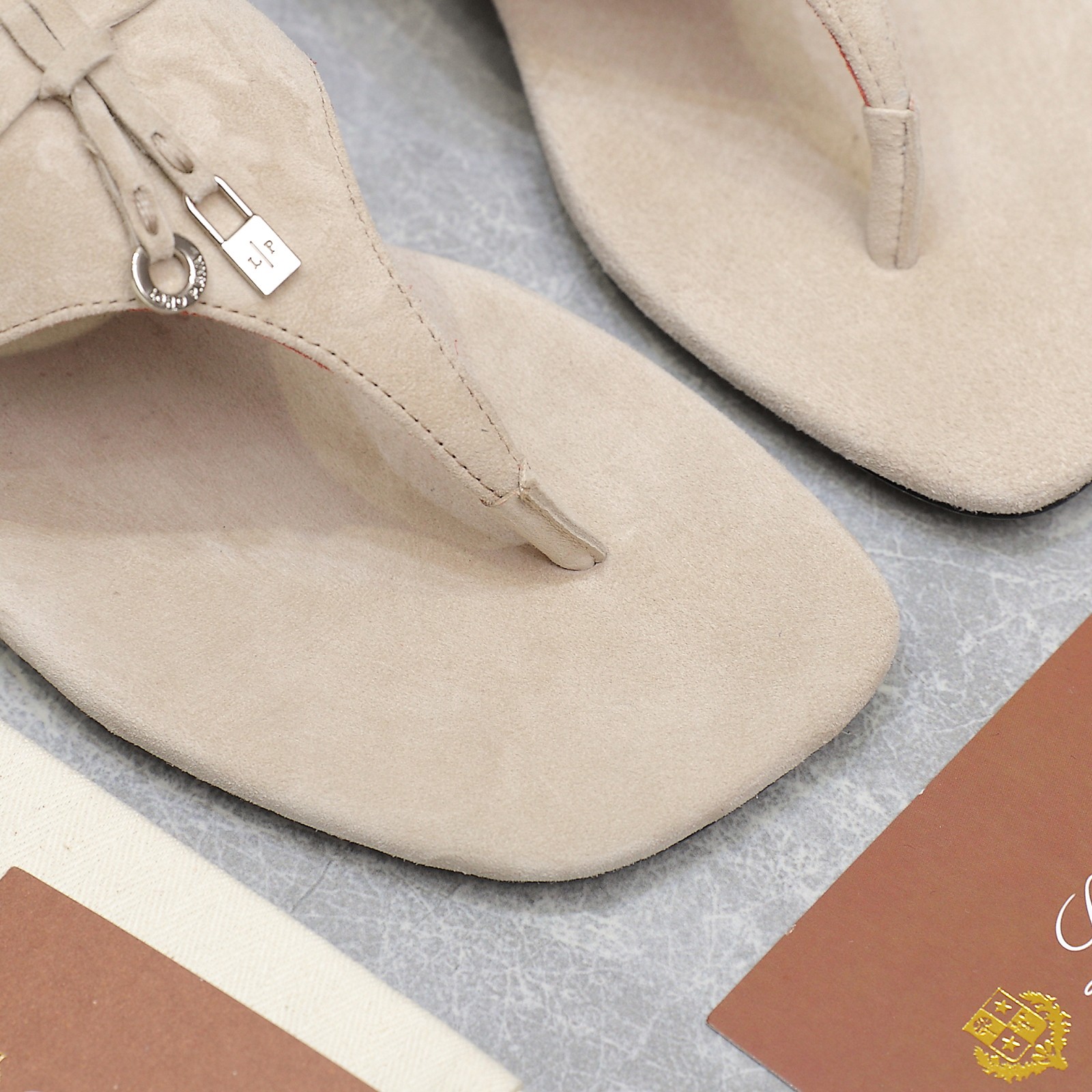 Loro Piana Mindil Leather T-Strap Sandals - Summer Essential 6 a1742304111082 0504