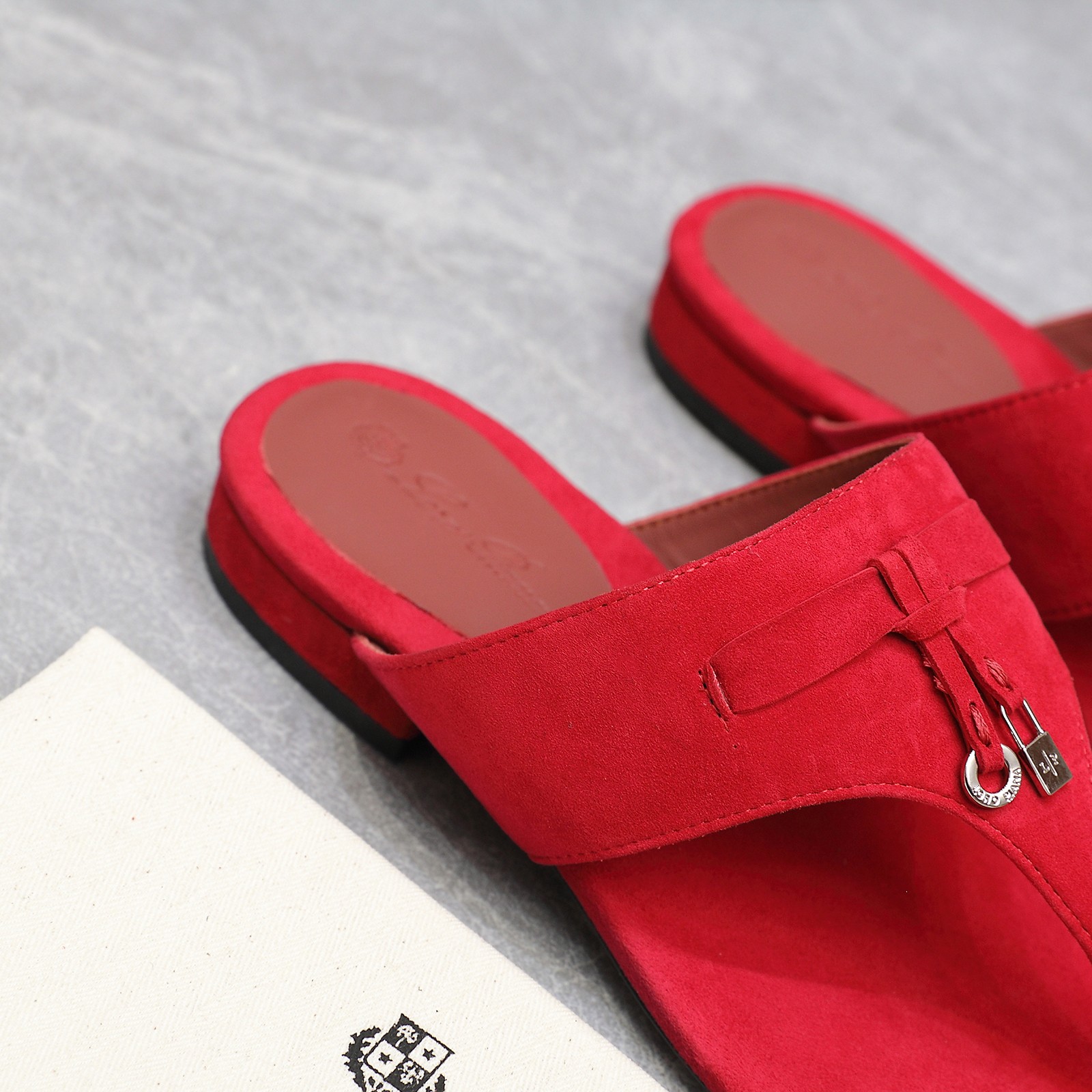 Loro Piana Mindil T-Strap Sandals - Premium Leather Thong Sandals for Women 6 a1742304338899 1112