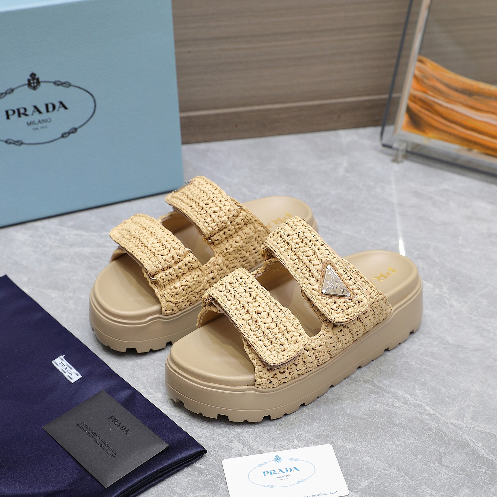 Prada Woven Raffia Platform Sandals - Chic Summer Style with Logo Detail 4 a1742316453355 4111