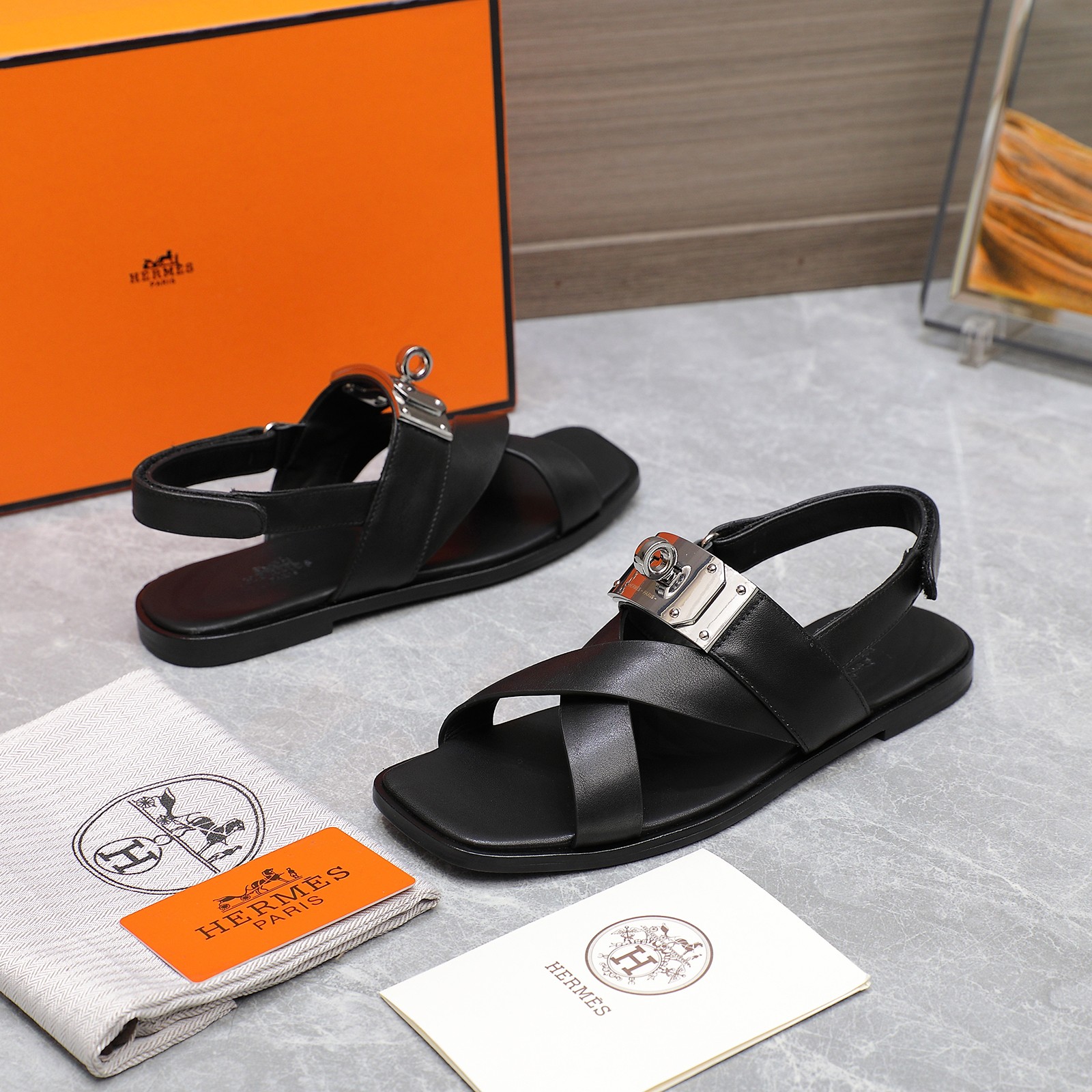 NO:260023,Hermes/Hermes New Cross Sandals Eclair New Kelly  Hot Series!  The style is super positive, with a certain thickness to increase the height and make your legs look longer!  Body-permeable, comfortable imported cowhide, a single item that combines color combinations with both appearance and comfort!  Source of channels 