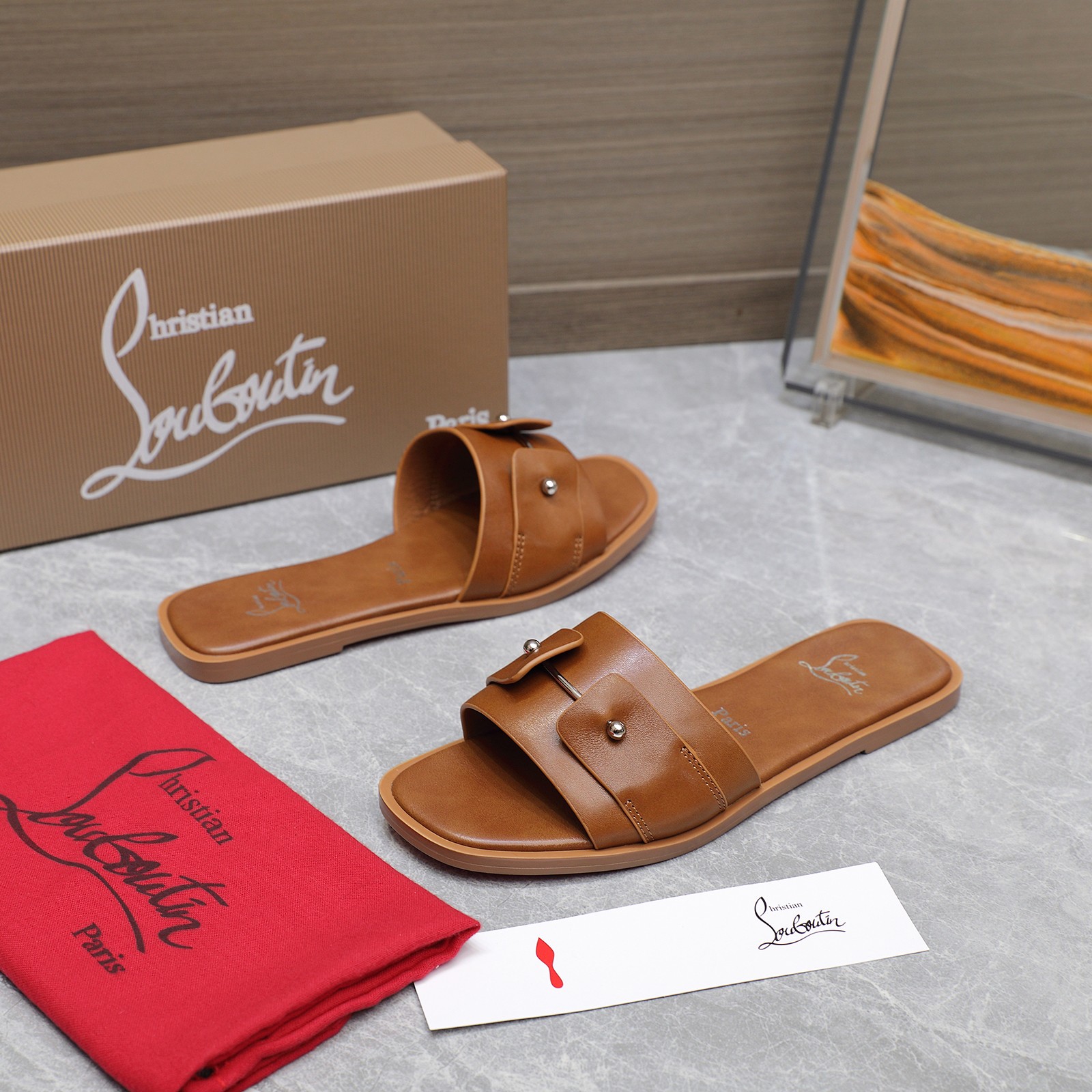 Christian Louboutin Red Bottom Shoes: Las Vegas-inspired Collection with Fine Craftsmanship - 图片 4