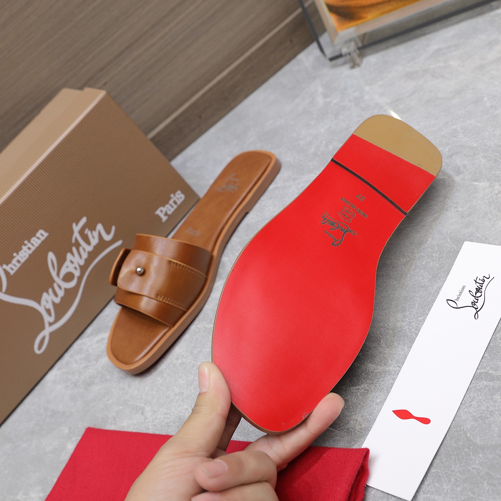 Christian Louboutin Red Bottom Shoes: Las Vegas-inspired Collection with Fine Craftsmanship - 图片 9