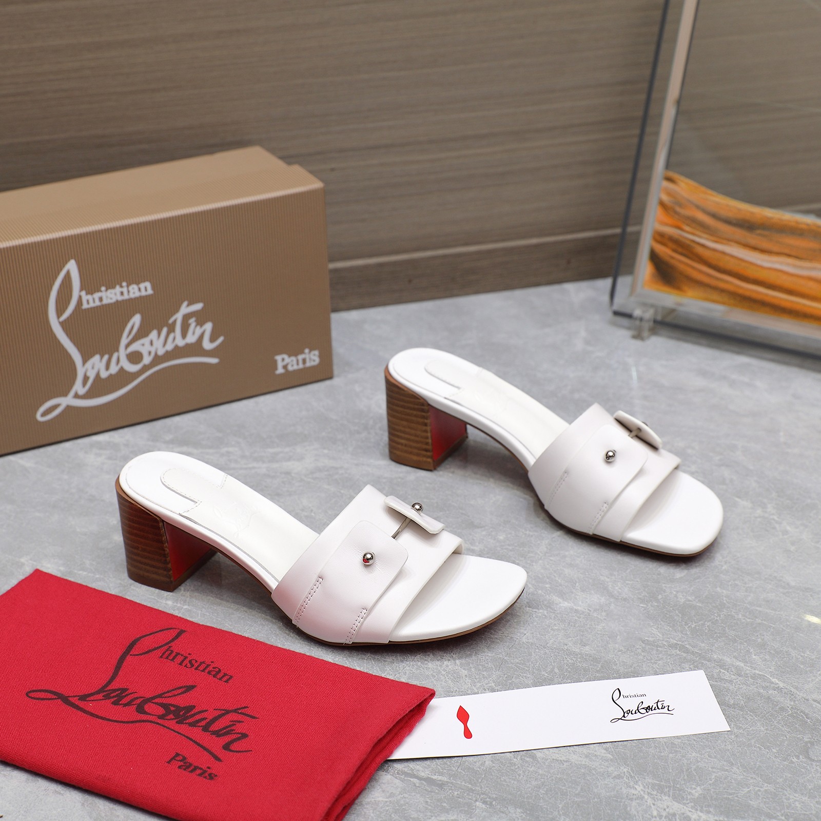 Christian Louboutin Red Bottom Shoes: Las Vegas-inspired Luxury Collection, Exquisite Craftsmanship, Exclusive Design. - 图片 3