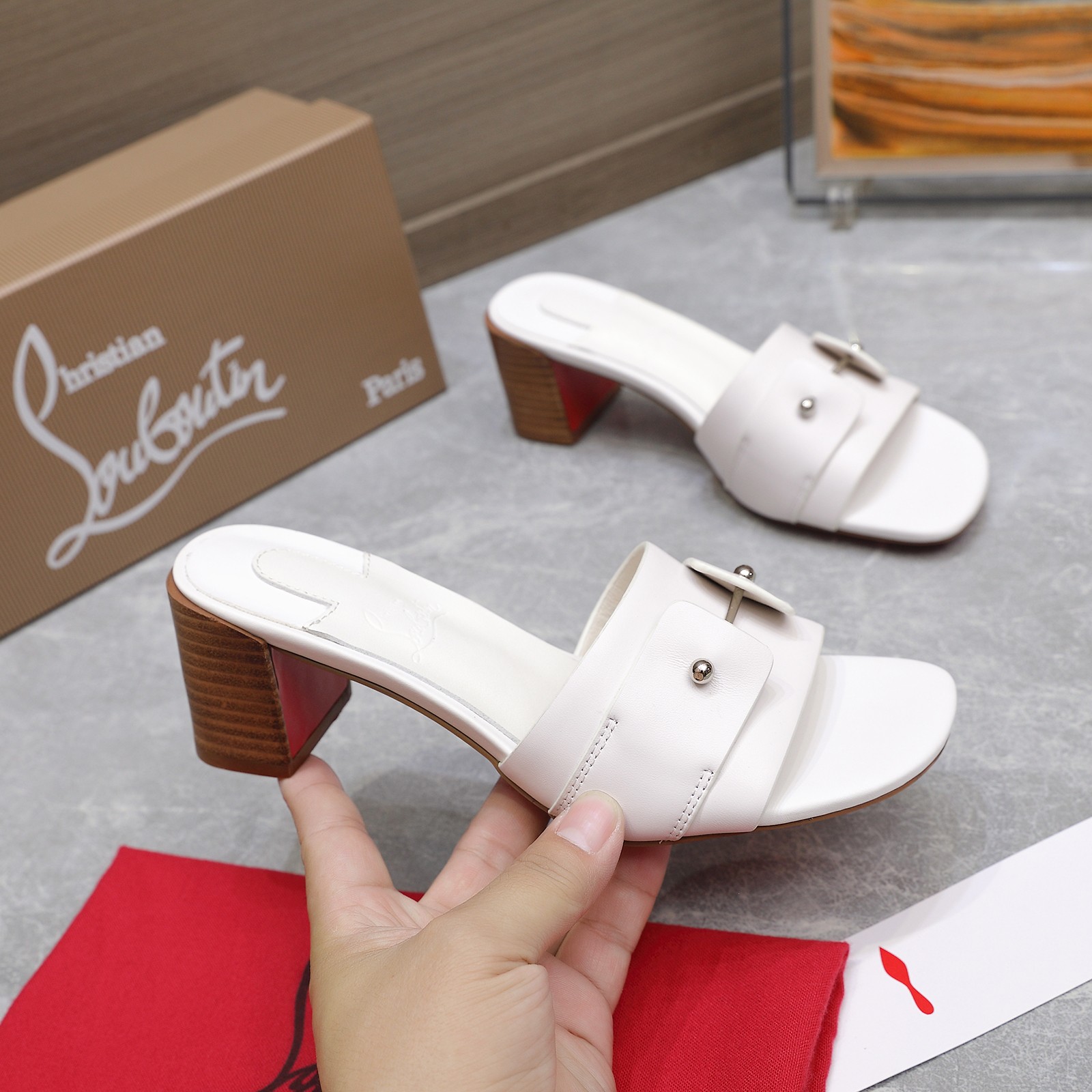 Christian Louboutin Red Bottom Shoes: Las Vegas-inspired Luxury Collection, Exquisite Craftsmanship, Exclusive Design. - 图片 5