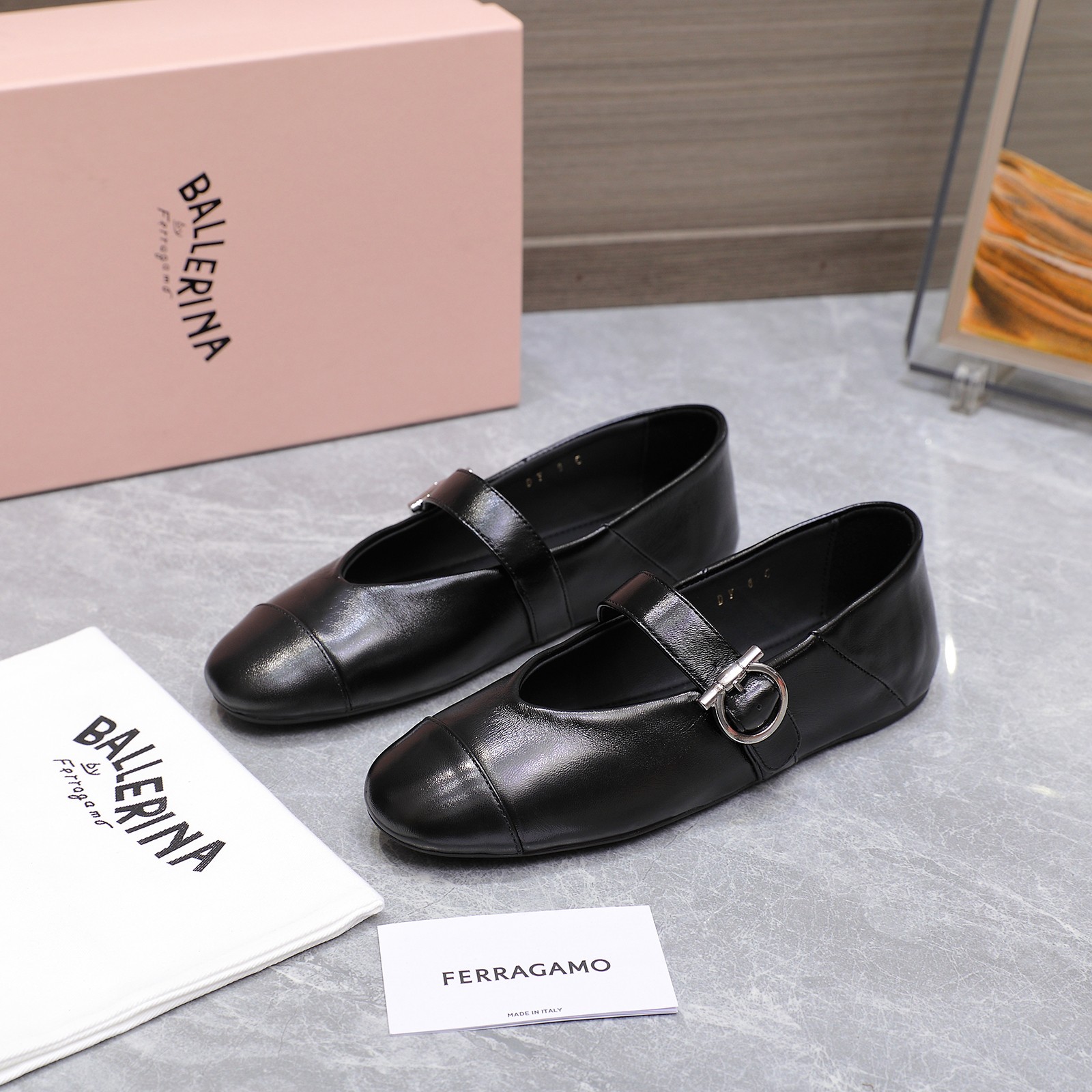 Ferragamo Iconic Buckle Ballerina Flats - Classic & Comfortable 3 a1744783742816 4754