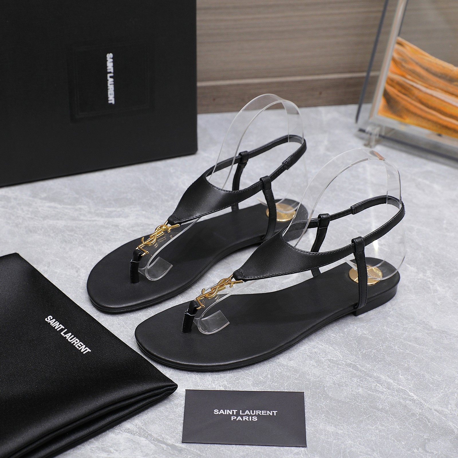 Saint Laurent Women's Lee Metal Chain Leather Thong Sandals 7 a1745067321546 8422