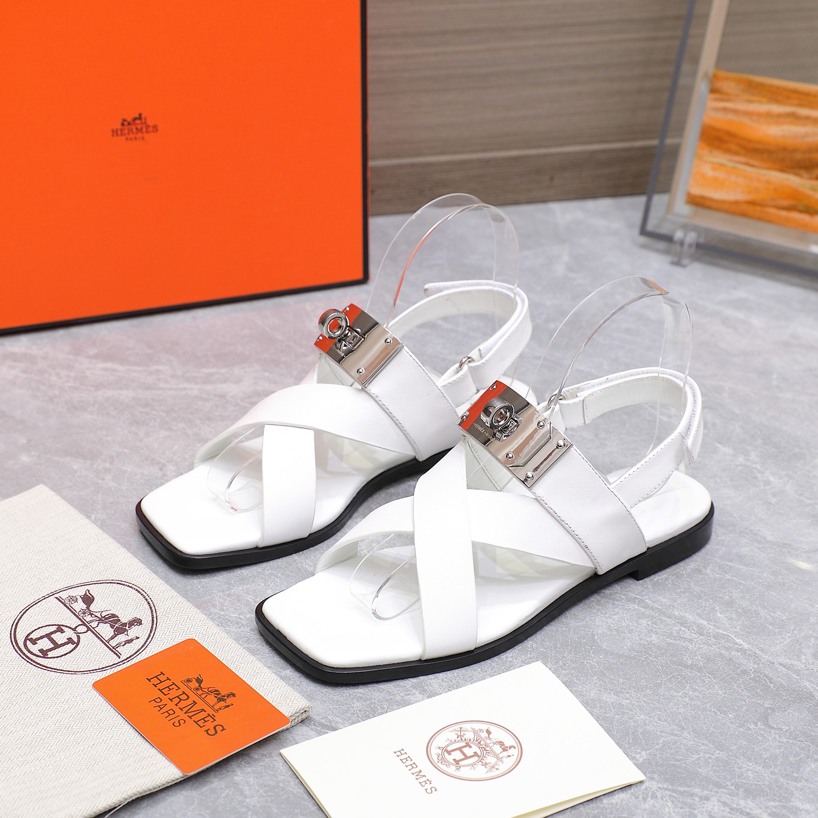Hermès White Leather Kelly Buckle Sandals Elegant Summer Footwear 3 a1745132397523 6732