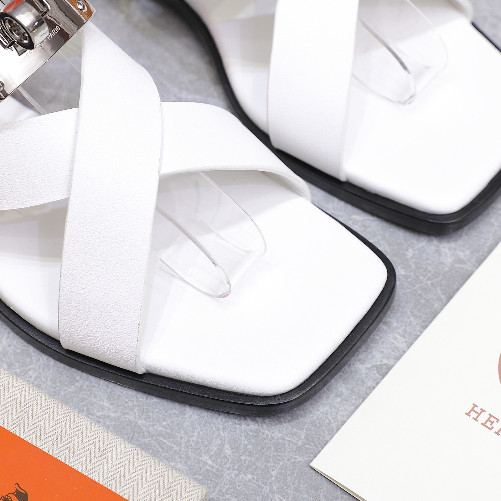 Hermès White Leather Kelly Buckle Sandals Elegant Summer Footwear 7 a1745132398782 6763