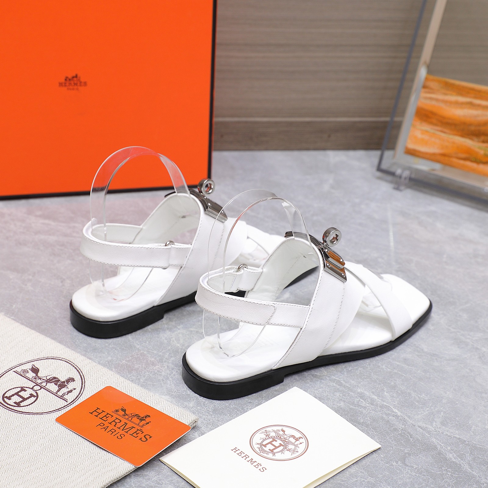 Hermès White Leather Kelly Buckle Sandals Elegant Summer Footwear 8 a1745132398787 3880