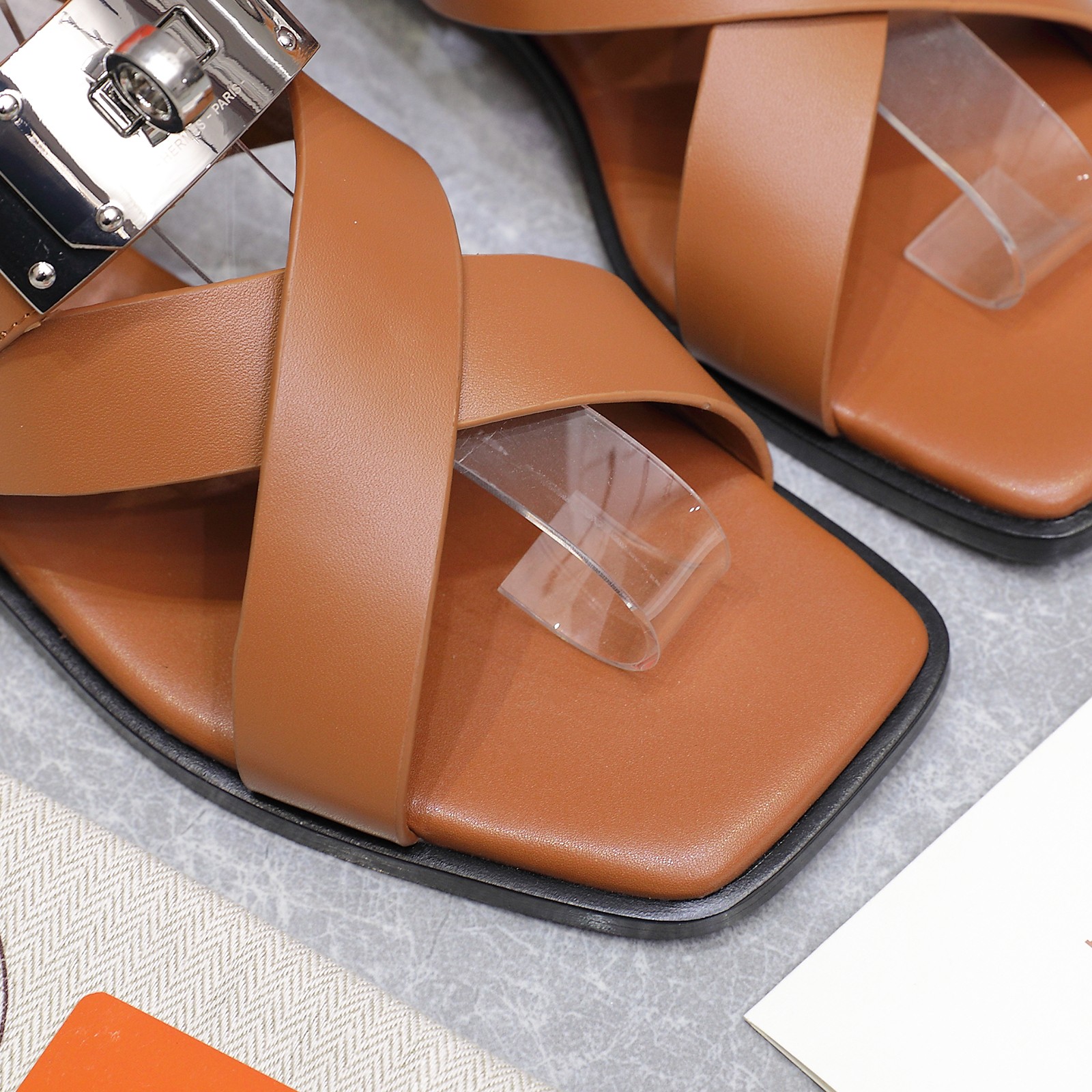 Hermes Classic Kelly Buckle Sandals Retro Exotic Style Fashionable 9 a1745132436223 0771