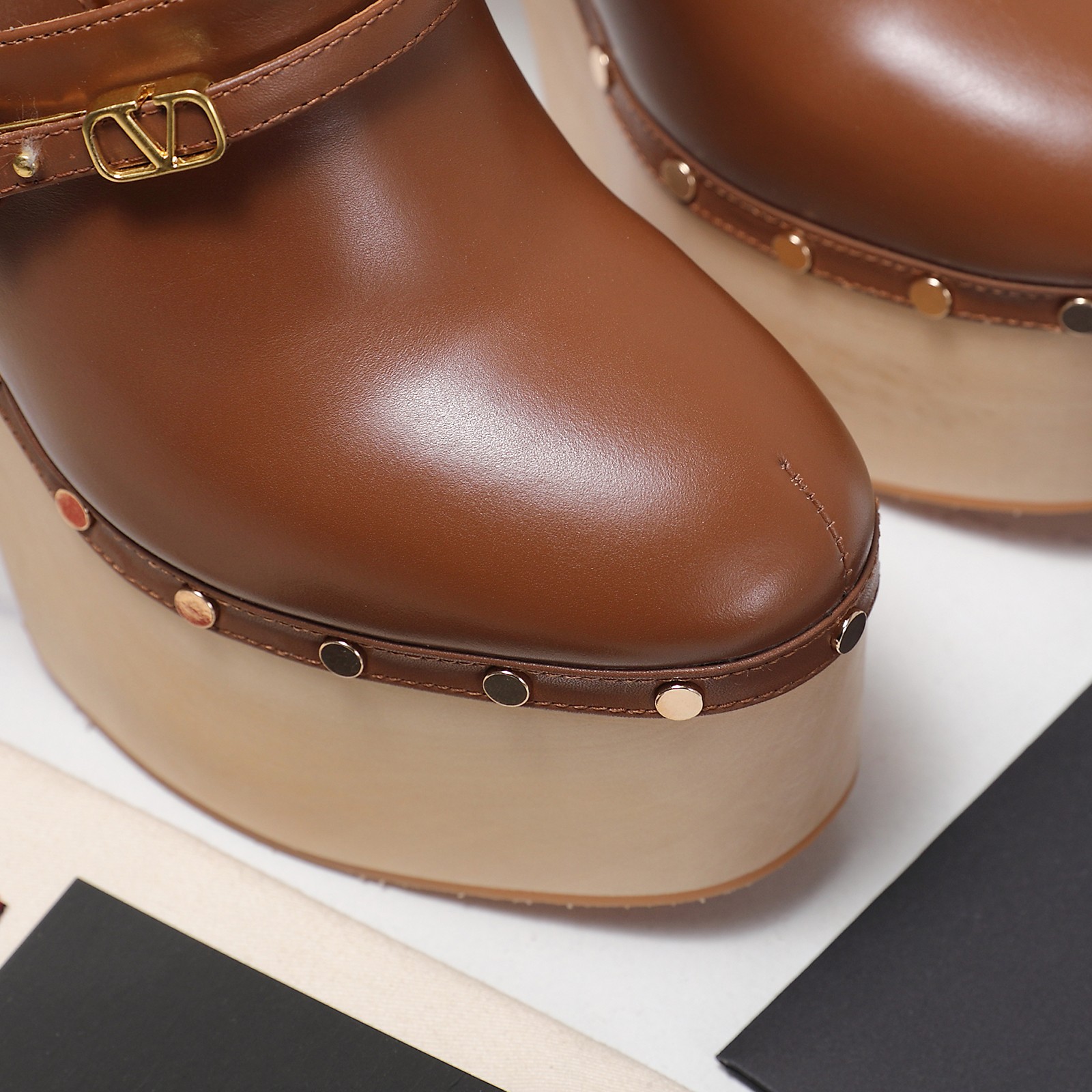 Valentino Platform Mule: Italian Craftsmanship, Modern Aesthetic Sandal 4 a1745949234367 5752