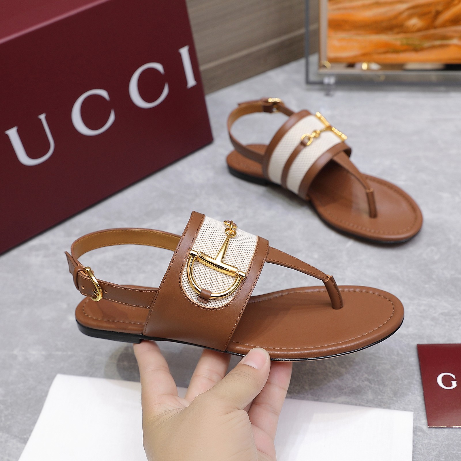Gucci Women's Thong Sandals With Horsebit Detail - Stylish Summer Footwear 1 Gucci Women's Thong Sandals With Horsebit Detail - Stylish Summer Footwear