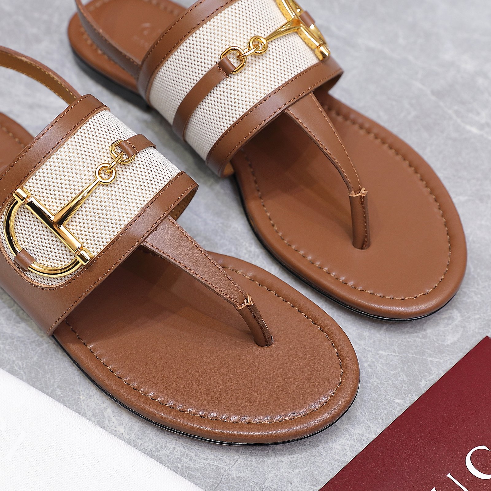 Gucci Women's Thong Sandals With Horsebit Detail - Stylish Summer Footwear 9 a1746344301430 1278