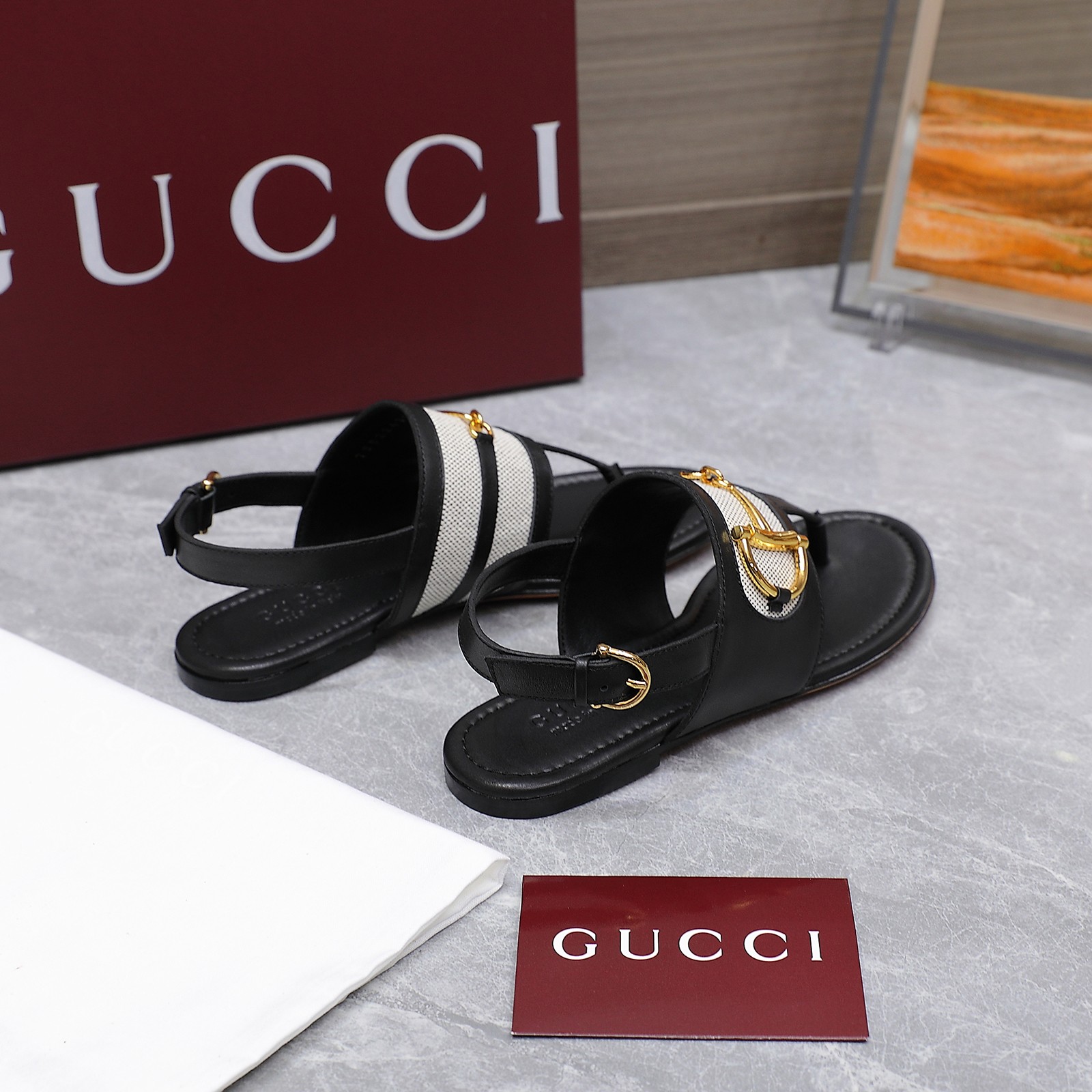 Gucci Women's Thong Sandals with Horsebit Detail - Stylish Summer Footwear 8 a1746344382022 0522