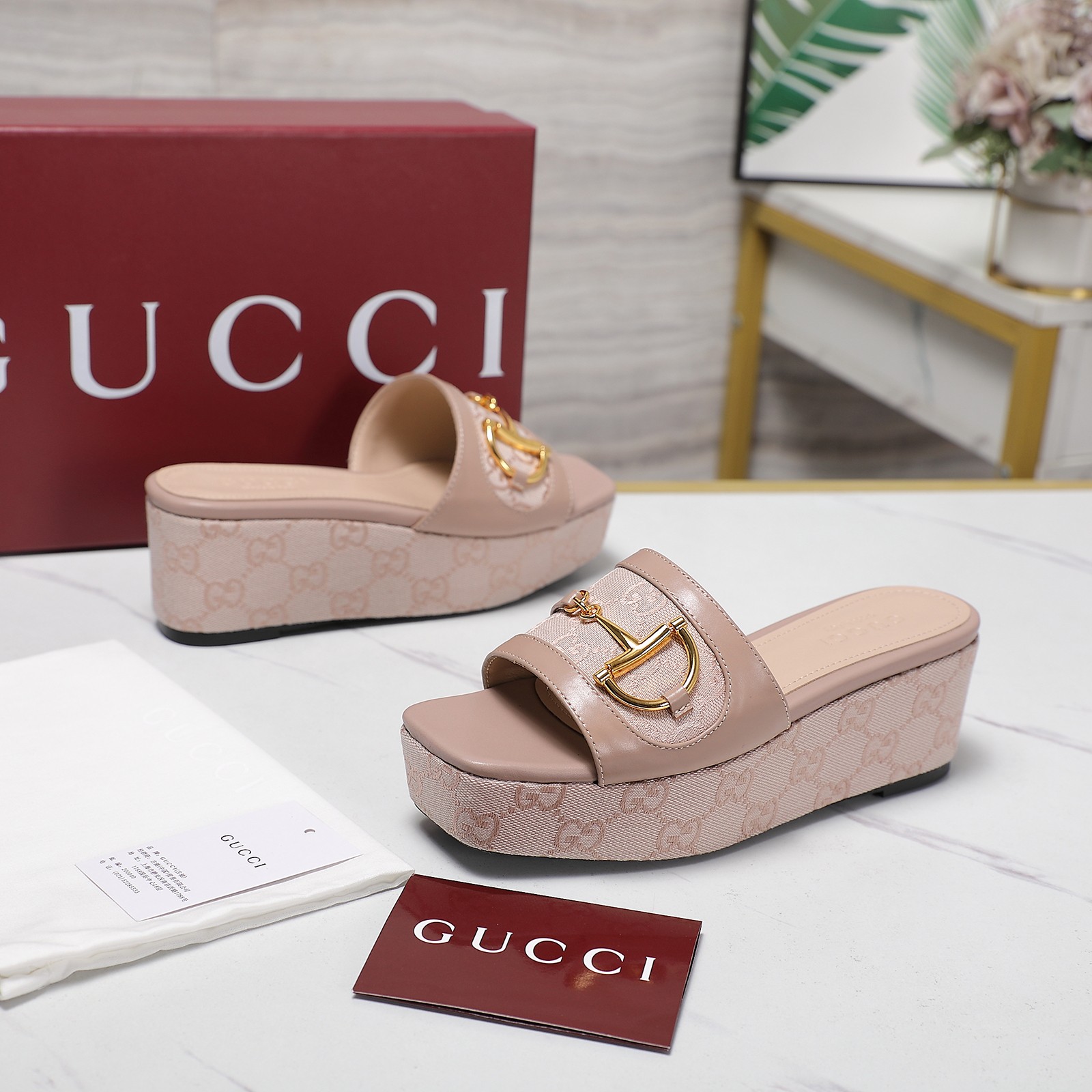 Gucci Women's D-Chain Buckle Platform Wedge Heel Sandals Slides Slippers 4 a1746344592804 2681