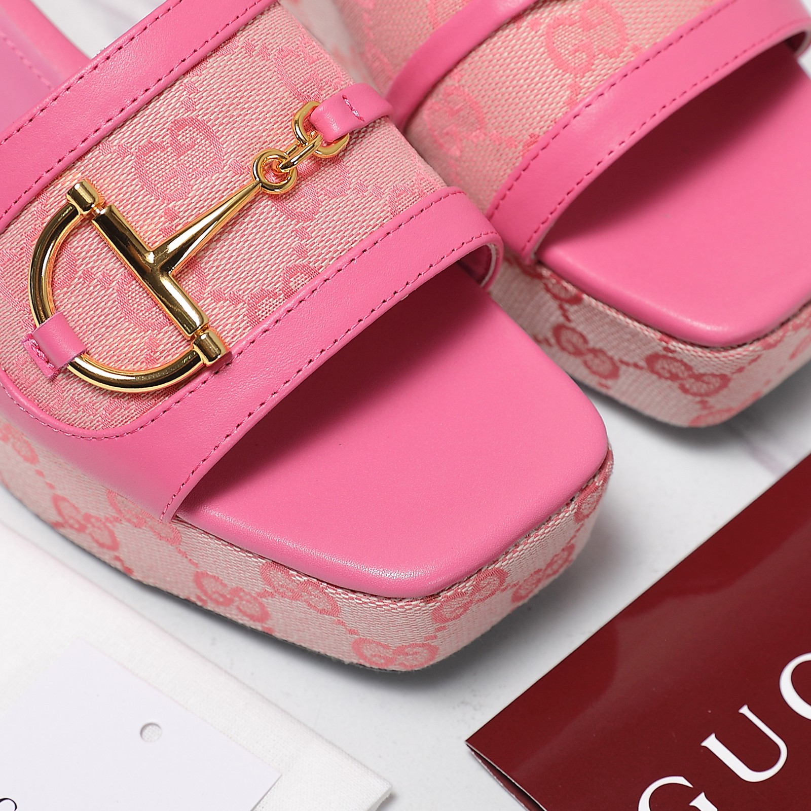 Gucci Early Spring 2025 D-Chain Platform Wedge Sandals - Pink 6 a1746344838738 4165
