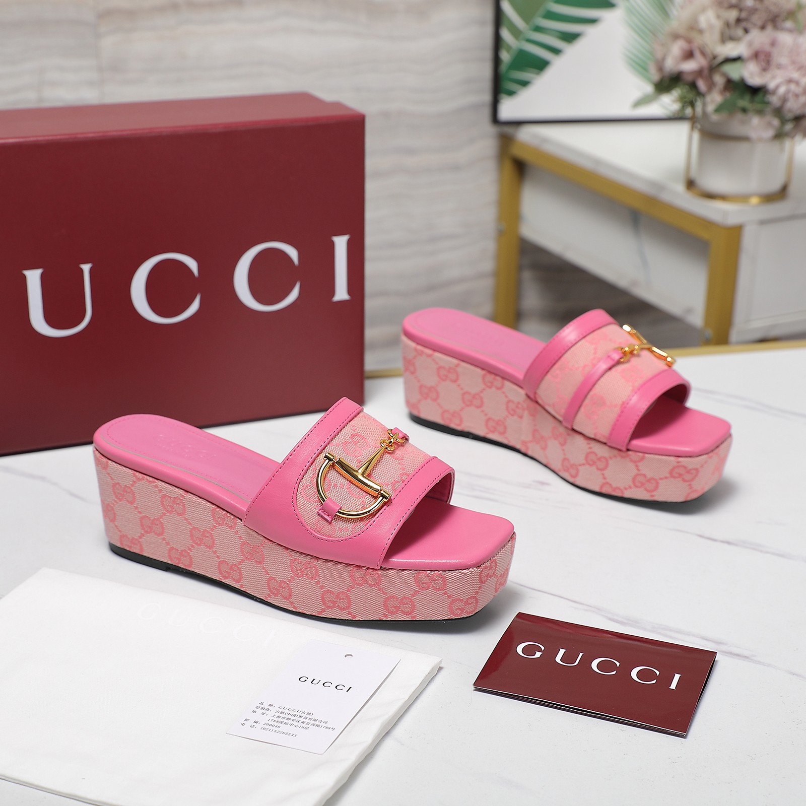 Gucci Early Spring 2025 D-Chain Platform Wedge Sandals - Pink 5 a1746344839825 0273