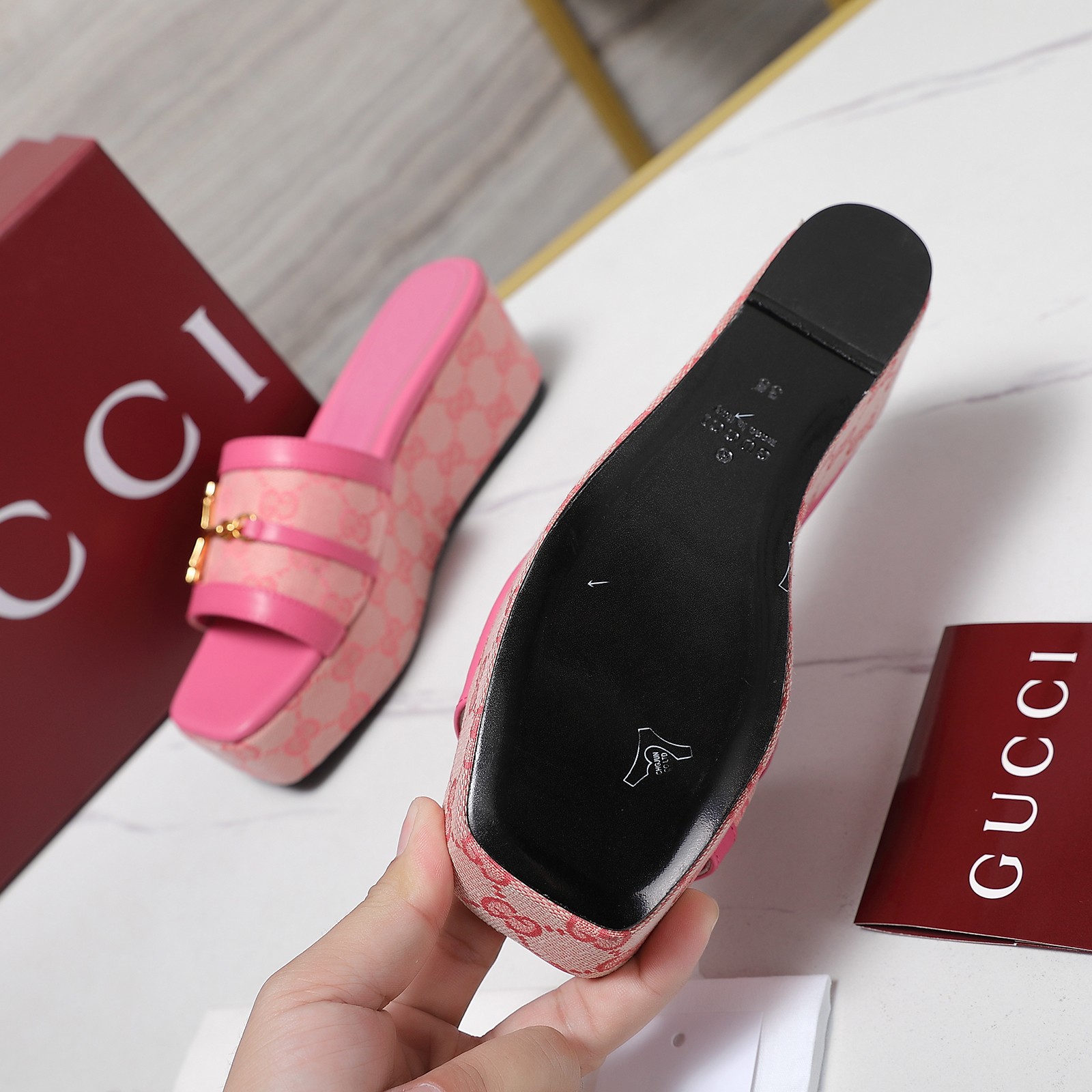 Gucci Early Spring 2025 D-Chain Platform Wedge Sandals - Pink 9 a1746344839830 1117