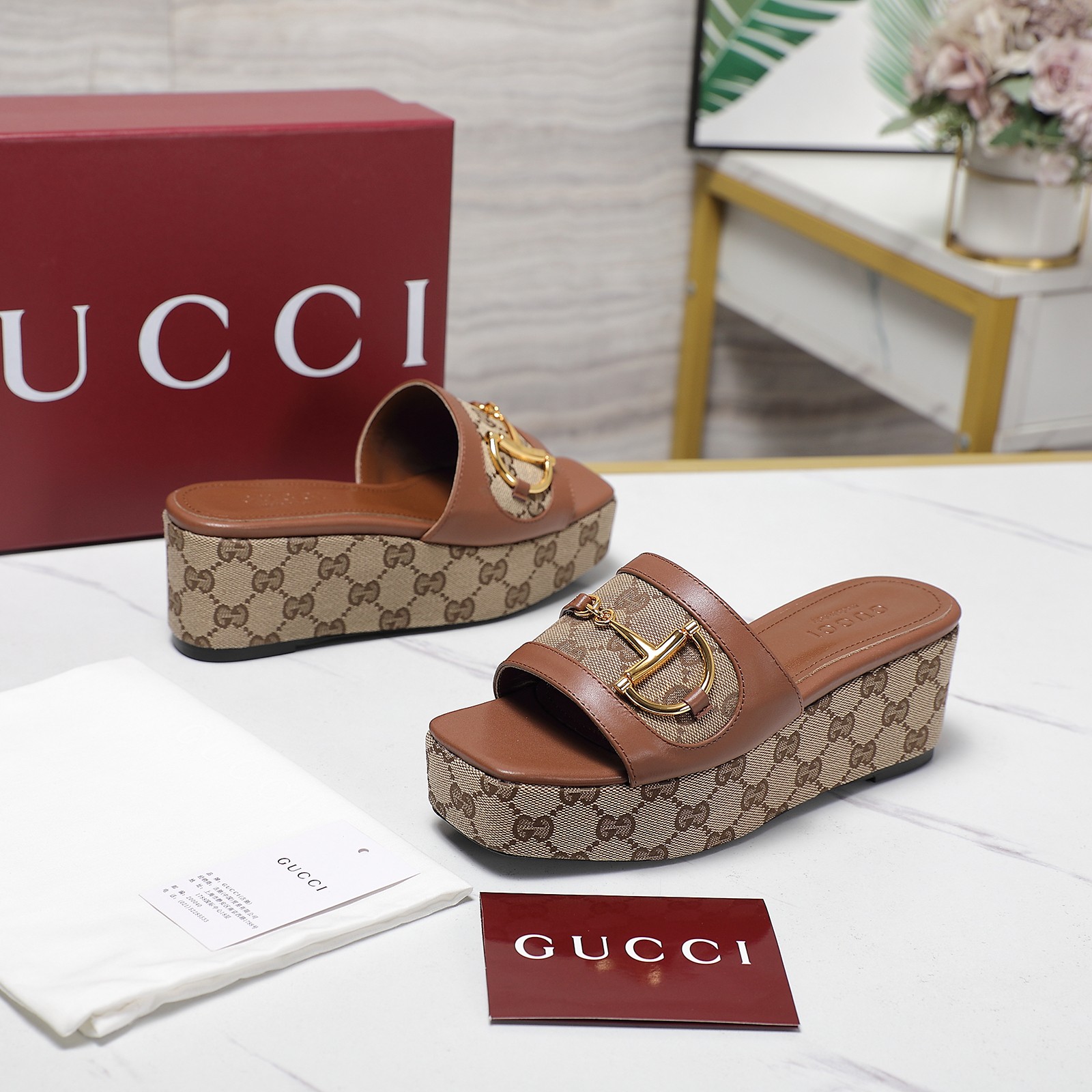 Gucci Women's D-Chain Platform Wedge Sandals Slides Mules 8 a1746344867128 3650