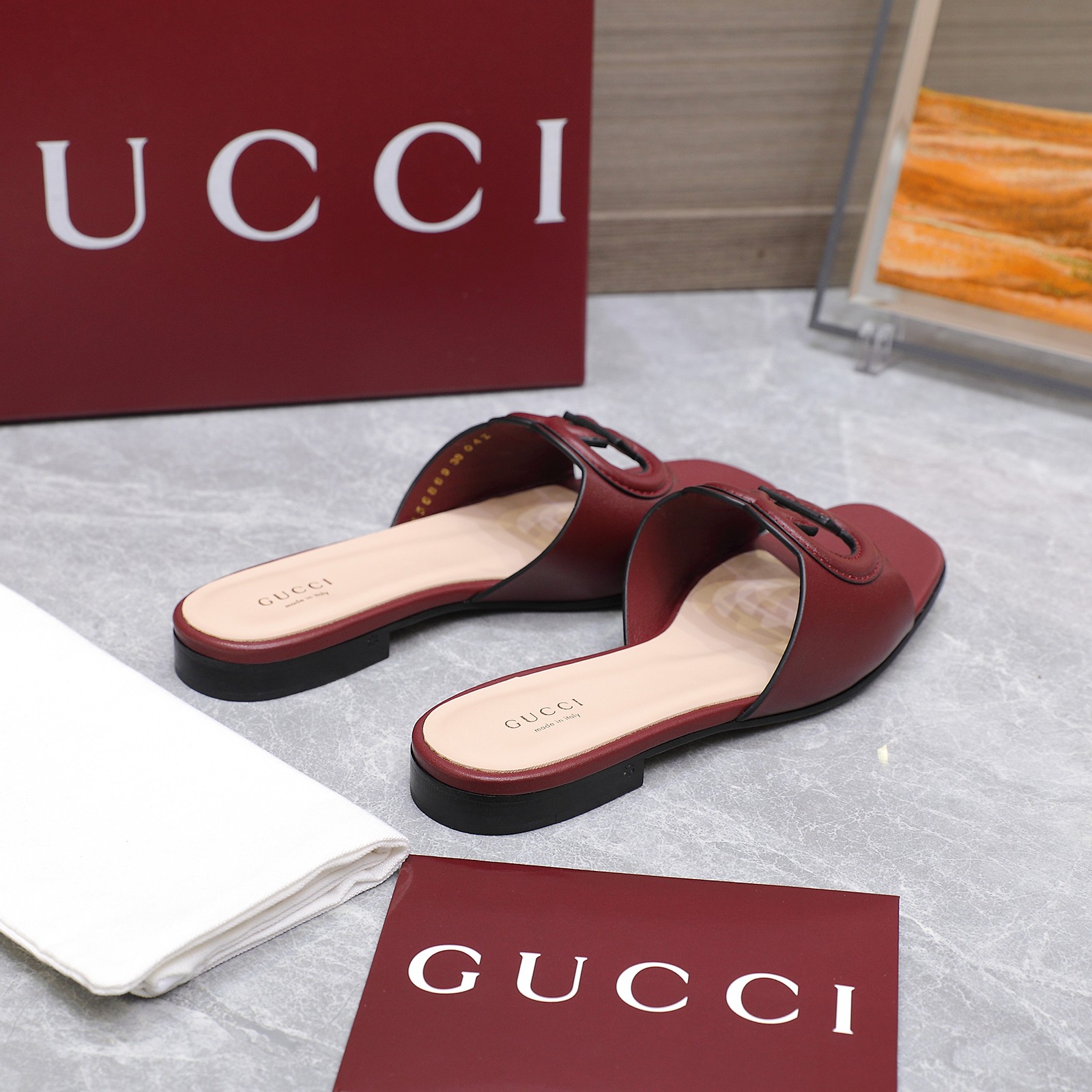 NO:392120,GUCCI high-quality GG hollow square head flat-slippers!  Candy color GG boutique slippers, the original counter model is carefully crafted, and the classic is created ingeniously!  Drawing inspiration from the 1970s collection design that injected glory into the brand, the interlocking double G hollowing is renovated in this candy-colored G G canvas slipper with extra-large hollowed-out details!  Fabric 5D laser-cut imported canvas double GG hollowed out inner and footbed top layer sheepskin, foot comfort level exceeds all similar products in the market!  Soles imported from Italy Size35-43 (40.41.42.43 Custom made without return or replacement), slippers, gucci, slippers, sheepskin, Leather soles19860909GUCCI高品质GG镂空方头平底拖鞋！糖果色GG精品拖鞋,专柜原版开模精心制作,匠心铸造经典！从为品牌注入荣光的20世纪七十年代典藏设计中汲取灵感,互扣式双G镂空在这款糖果色G G帆布拖鞋以超大镂空镶边细节焕新呈现！ 面料 5D激光切割进口帆布双GG镂空 内里、垫脚头层羊皮,脚感舒适程度超乎市场所有同类产品！ 鞋底意大利进口真皮大底  Size35-43(40.41.42.43定做不退不换）,拖鞋,gucci,slippers,sheepskin,Leather soles,Women's Shoes