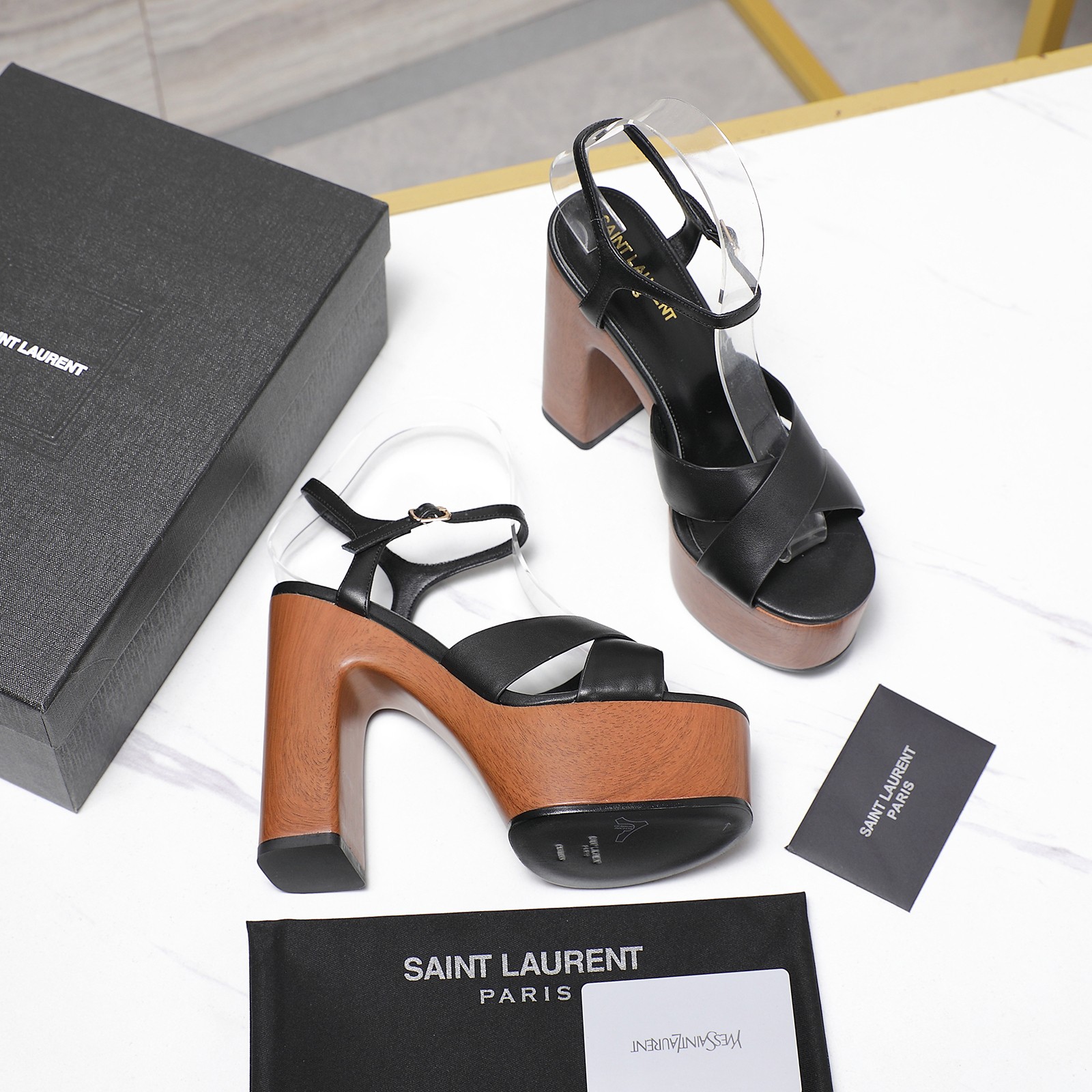 NO:437321,High-version Saint Laurent YSL counter main waterproof platform hatred too high diamond sandals High-end customization top quality, continuing the family's classic upper design, simple and atmospheric, the waterproof platform is super tall and thick heels for MM to easily control, the diamond design is smooth, and the shoes can exude sexy sweet and feminine when worn. The upper imported cowhide, Italian cowhide, outsole, Italian cowhide, outsole, inner/foot pad imported sheepskin, heel height 12.5cm water platform 4.5cm size35-42 (41.42 custom made, non-refundable) Price, high heels, saint laurent, saint laurent, saint laurent, saint laurent, sandals, high heels, cowhide, sheepskin19860909高版本 Saint Laurent 圣罗兰YSL专柜主打款防水台恨太高菱格凉鞋 高端定制顶级品质,延续家族经典鞋面设计,简约大气,防水台超高大粗跟让MM轻松驾驭,菱格设计线条流畅,穿上脚都能让鞋子散发性感甜心女人味 鞋面进口牛皮 大底意大利牛皮大底 内里/脚垫进口羊皮 跟高12.5cm 水台4.5cm size35-42（41.42订做 不退换） 价格,高跟鞋凉鞋,saint laurent,saint laurent,saint laurent,sandals,high heels,cowhide,sheepskin,Women's Shoes