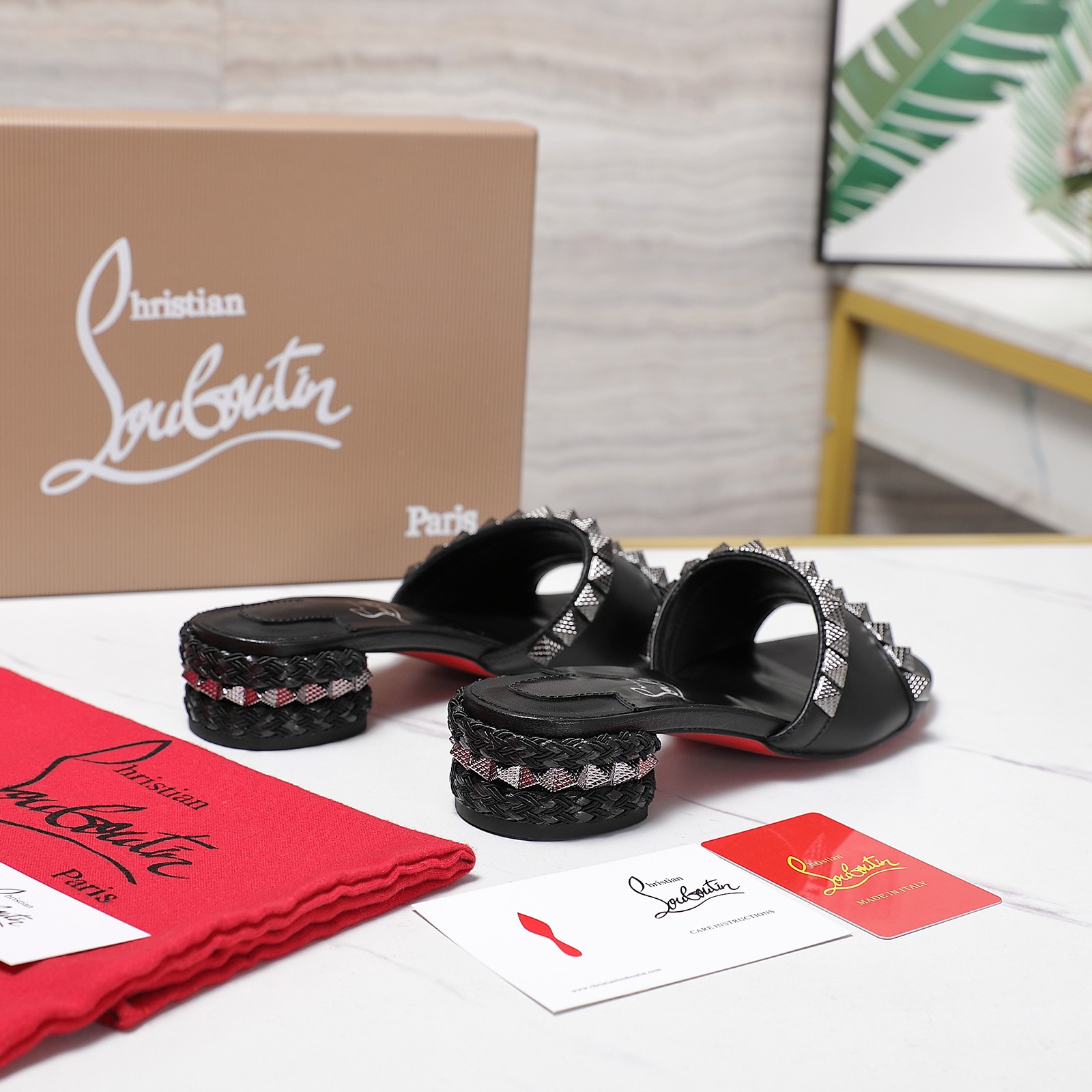 Christian Louboutin Red Bottom Shoes: Las Vegas-inspired luxury, limited global collection. - 图片 4