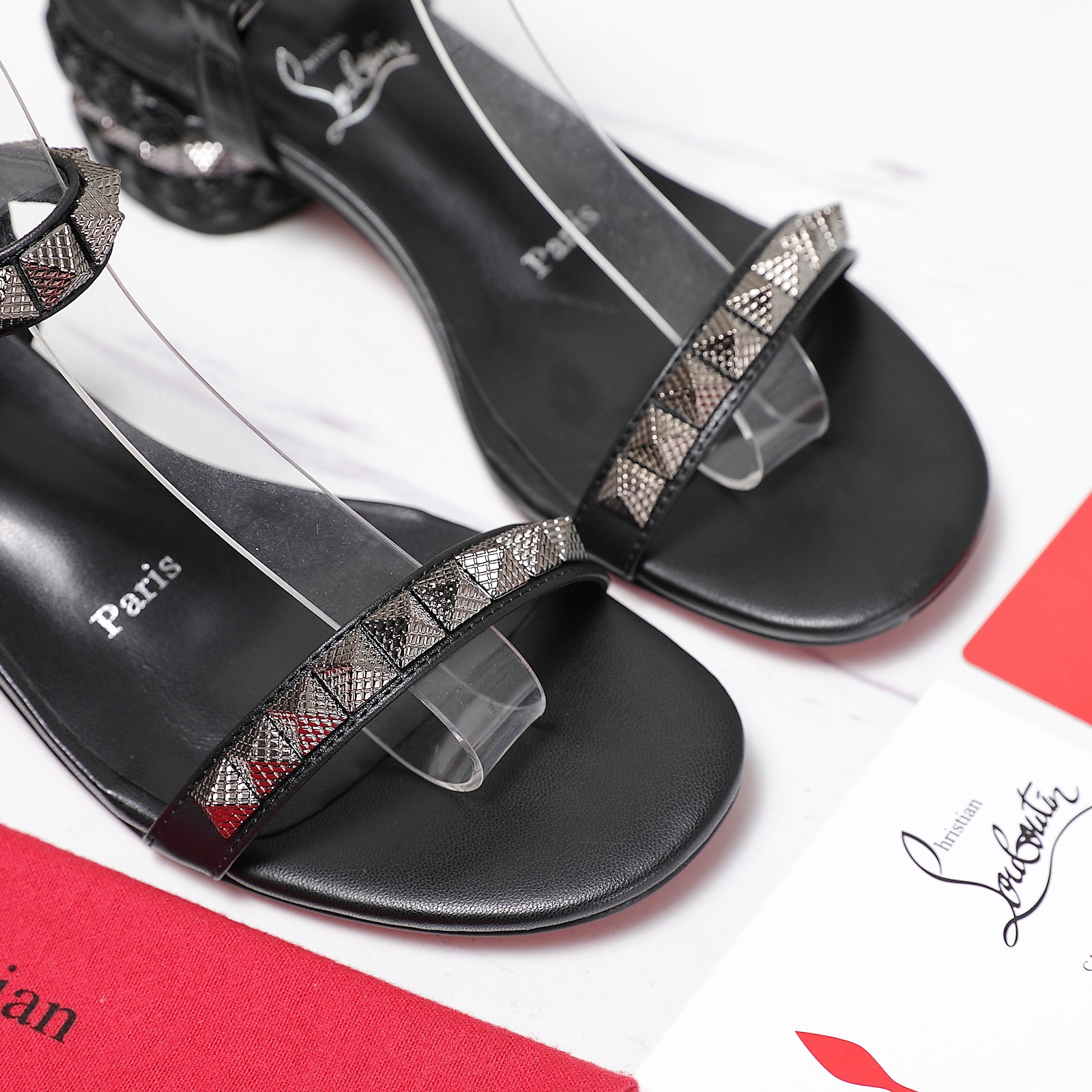 Christian Louboutin Road: CL Red Bottom Shoes, Las Vegas Neon-inspired Collection - 图片 4