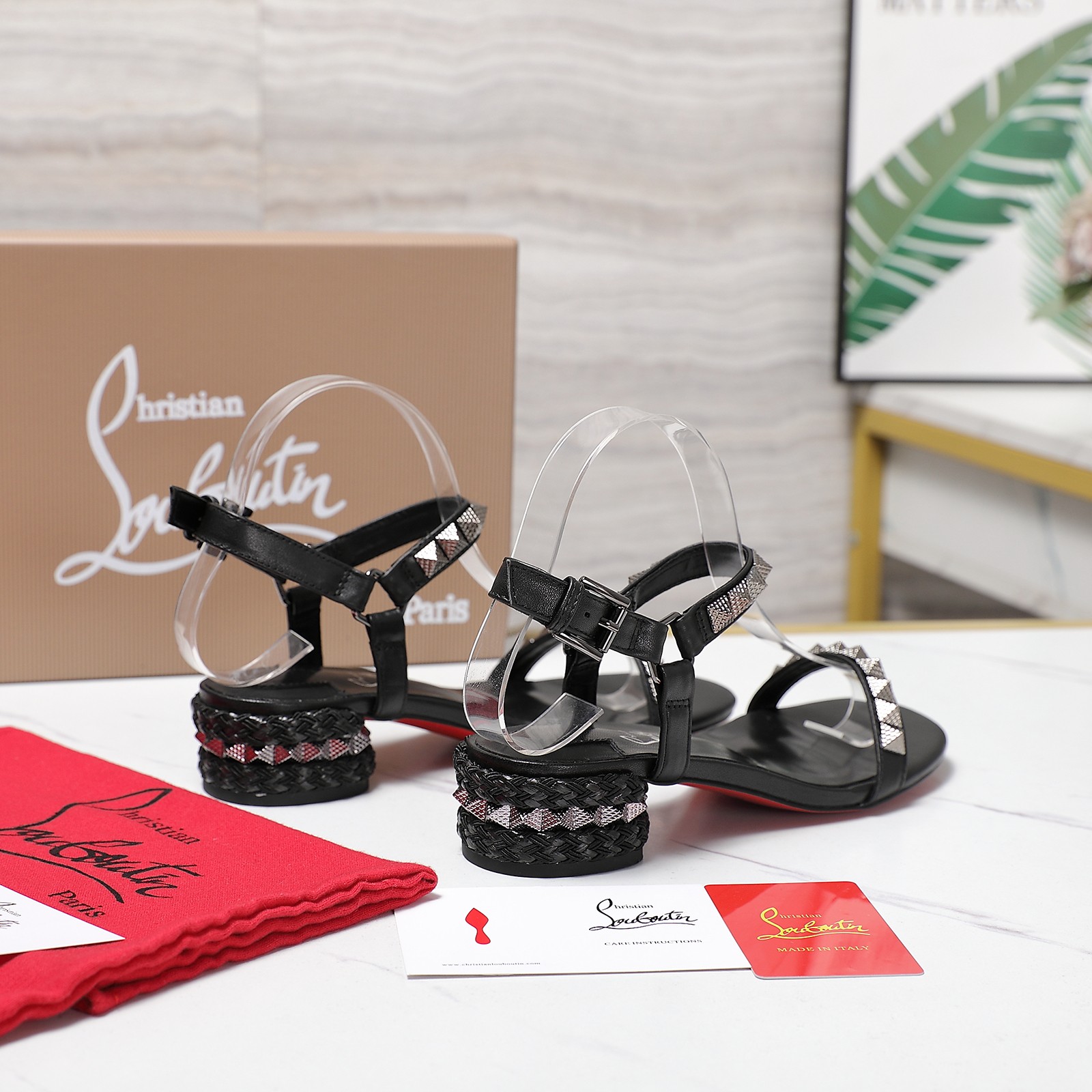 Christian Louboutin Road: CL Red Bottom Shoes, Las Vegas Neon-inspired Collection - 图片 3